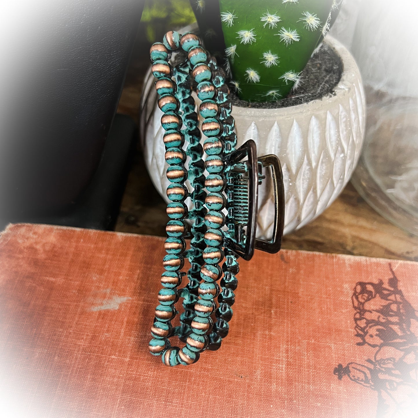 Navajo Style Pearl Claw Clip - Multiple Colors