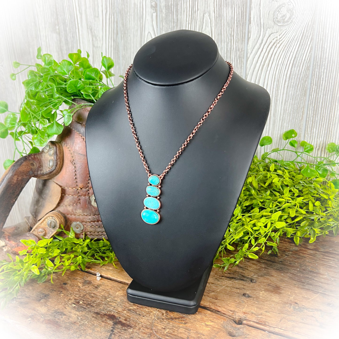 Western Drop Stone Necklace - Bronze