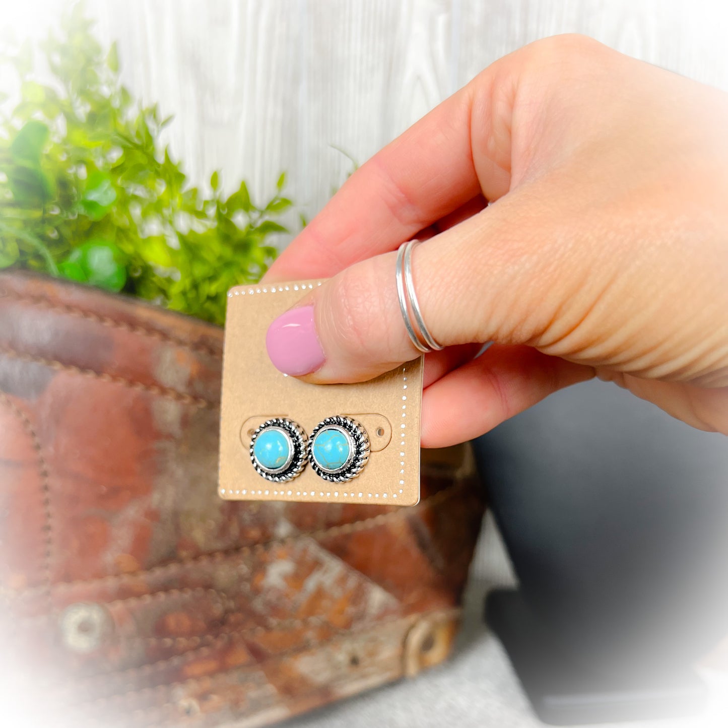 Lost Western Everyday Stud Earrings