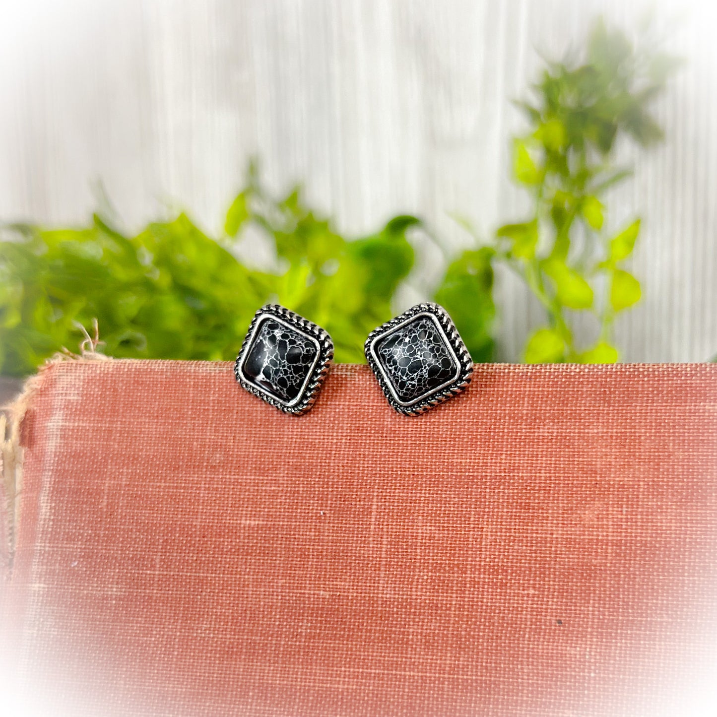 Small Western Stone Stud Earrings - Black