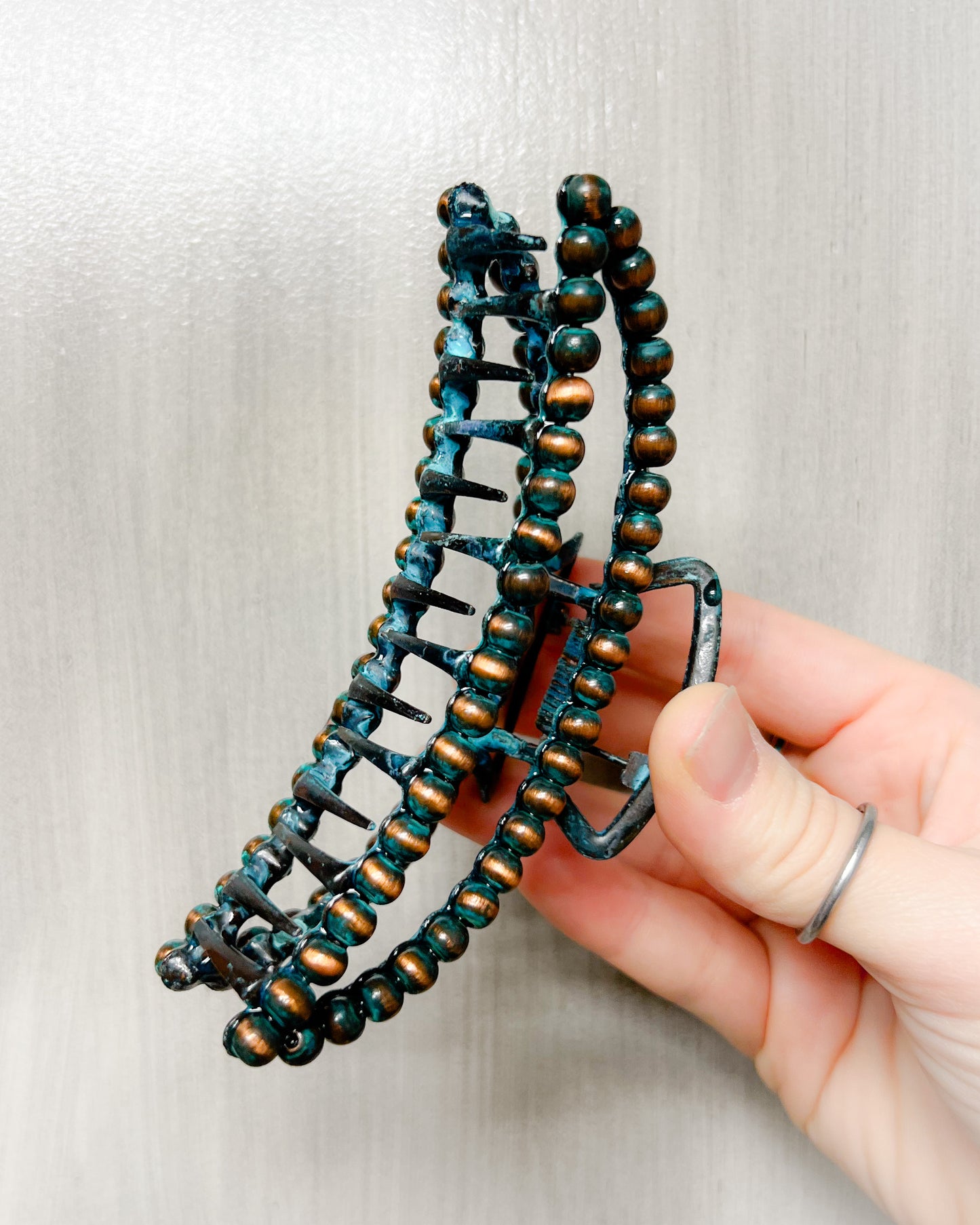 Navajo Style Pearl Claw Clip - Multiple Colors