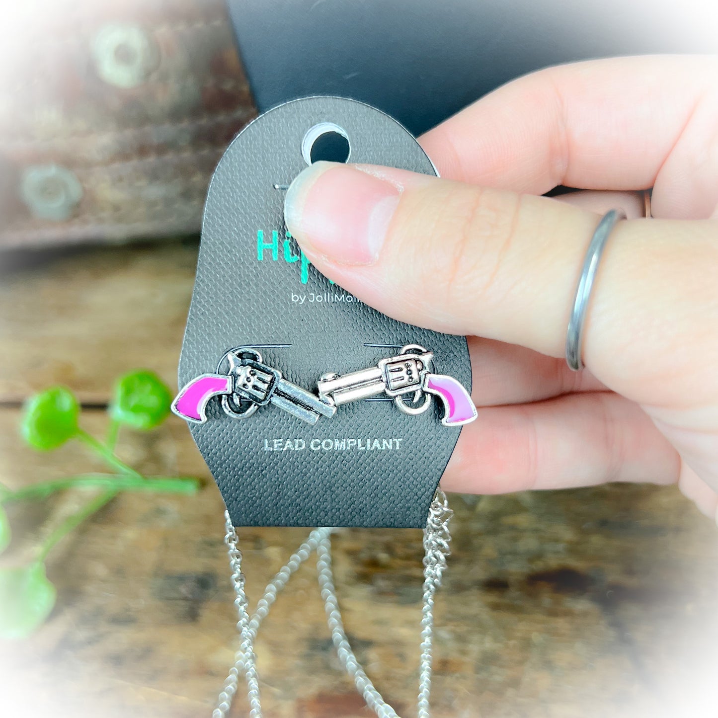 Hold Your Cards Necklace - Pink