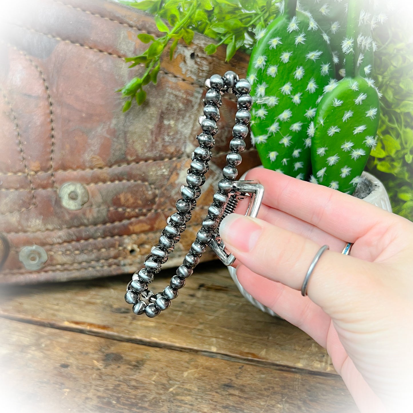 Navajo Style Pearl Claw Clip - Multiple Colors