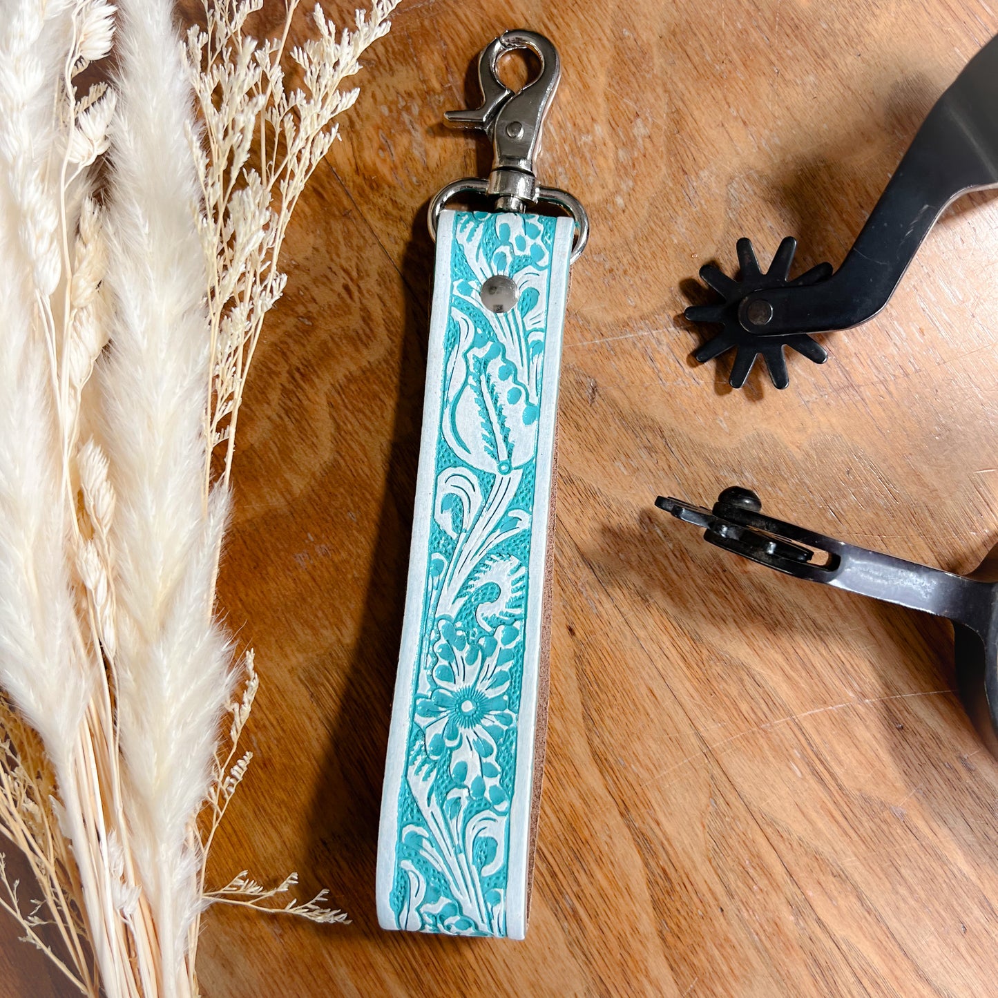 Desert Sky Tooled Leather Keychain – White & Turquoise