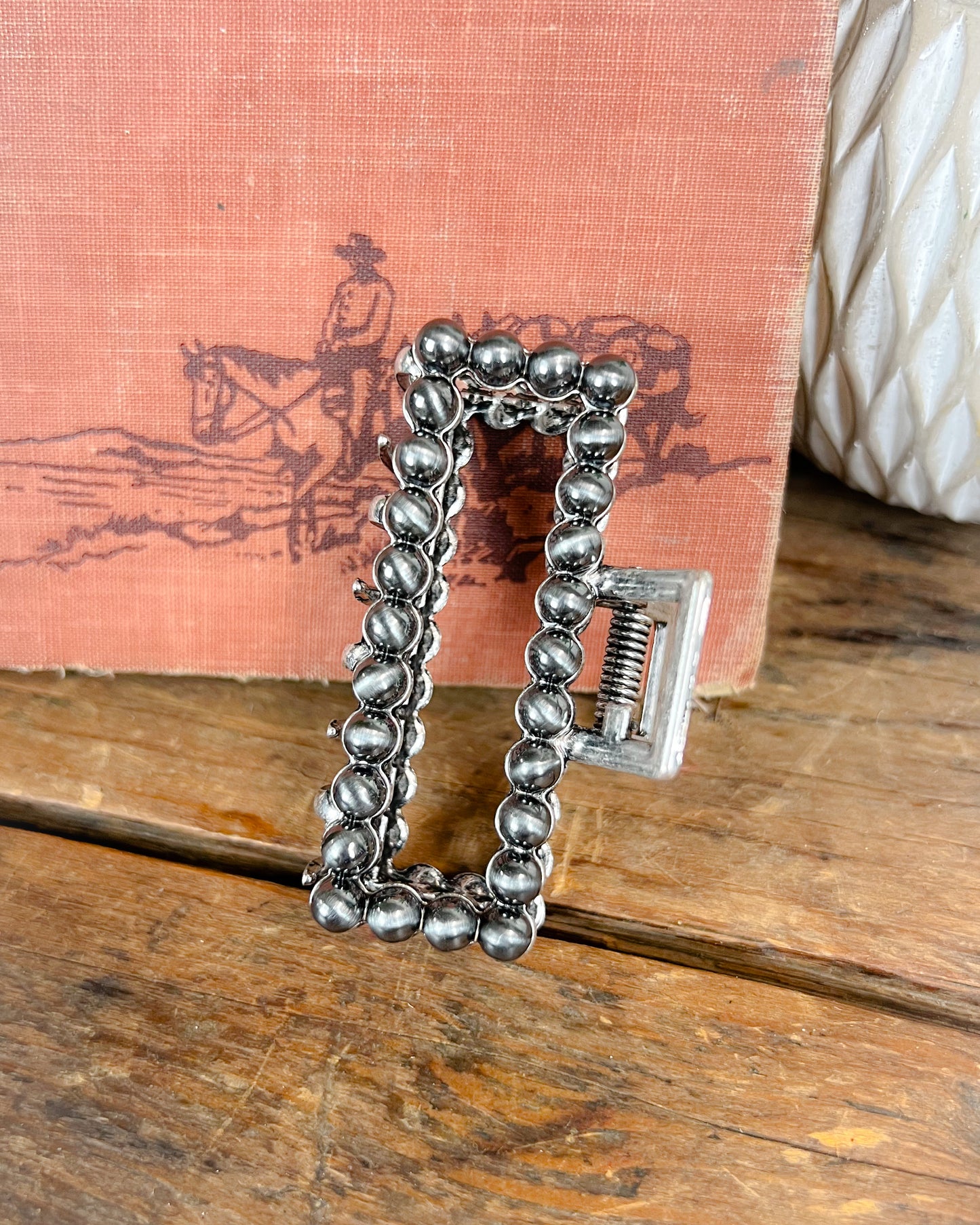 Navajo Style Pearl Claw Clip - Multiple Colors