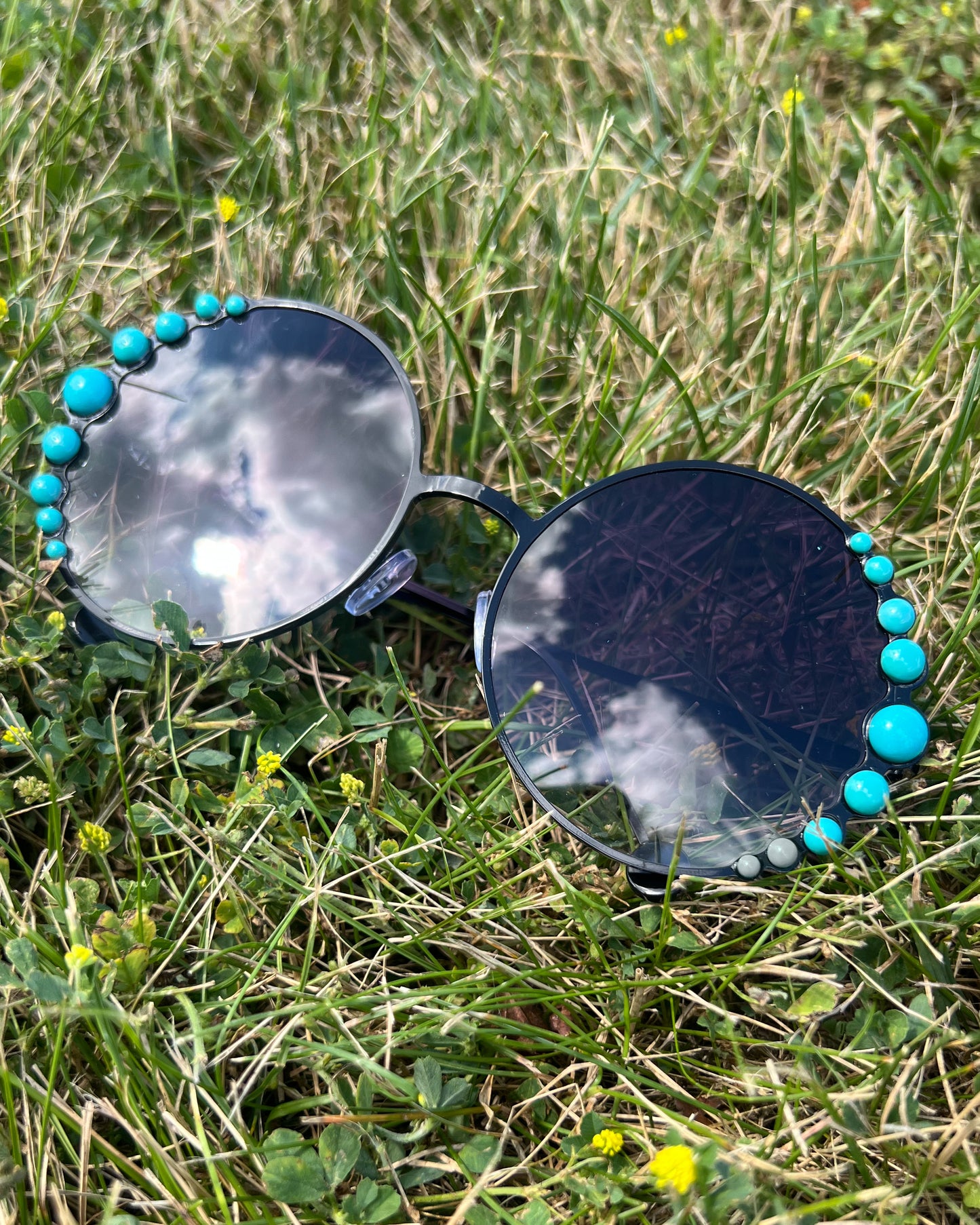 Free-Spirit Western Boho Sunglasses - Turquoise Stones & Oversized Round Black Lenses