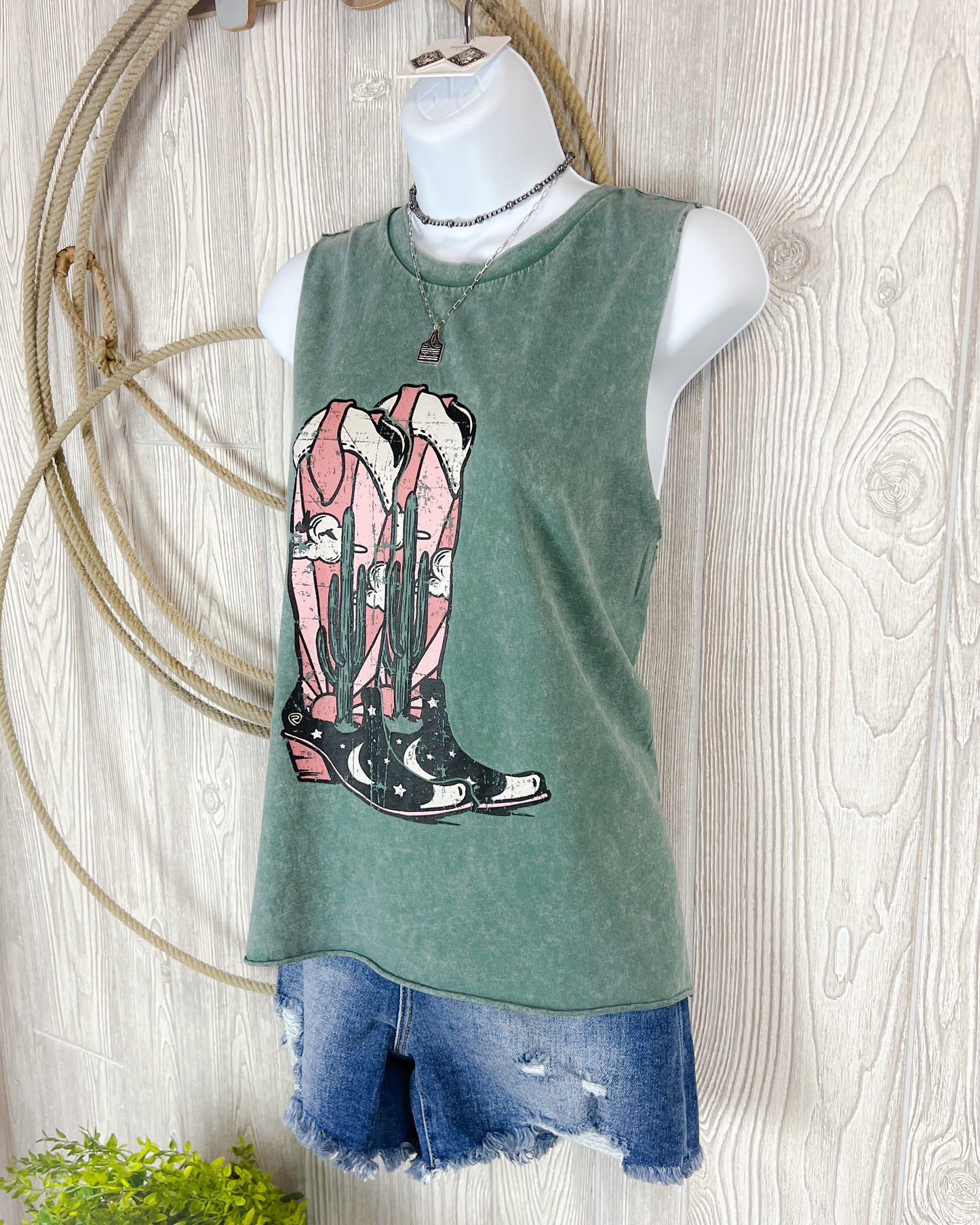 Cactus Boots Cutoff Tank – Mineral Washed Hunter Green