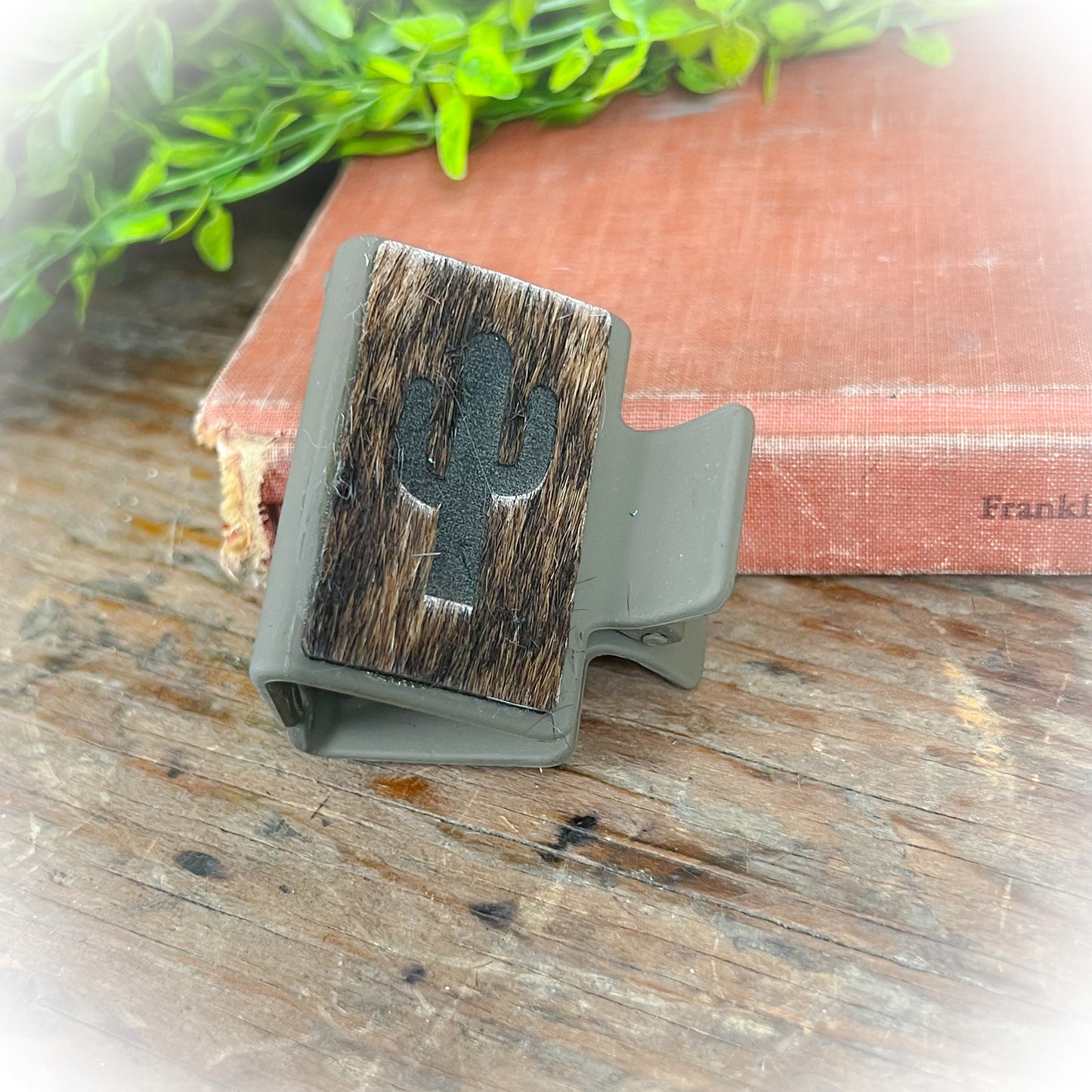Cactus/Lightning Bolt Western Cowhide Claw Clips