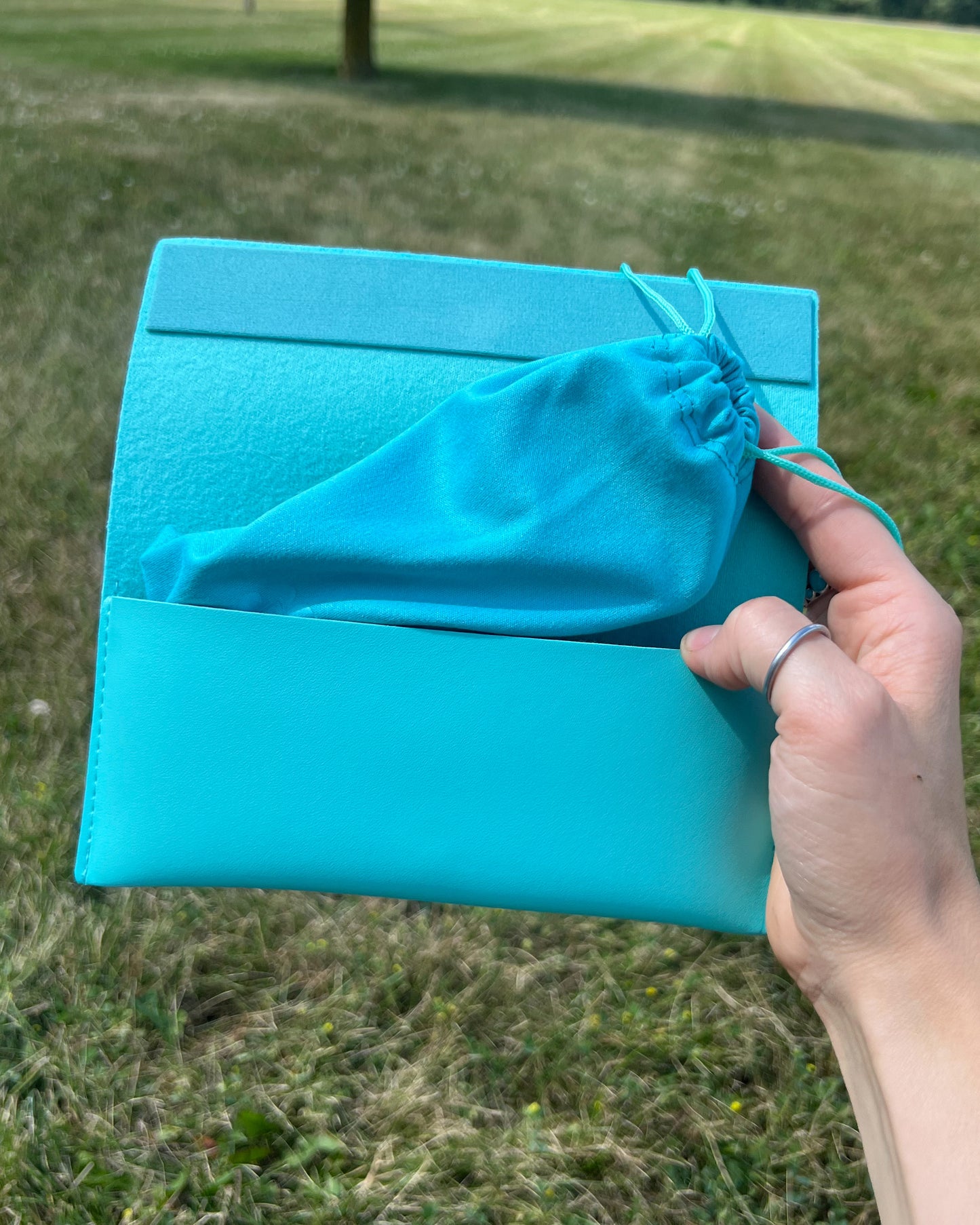 Free-Spirit Western Boho Sunglasses - Turquoise Stones & Oversized Round Black Lenses