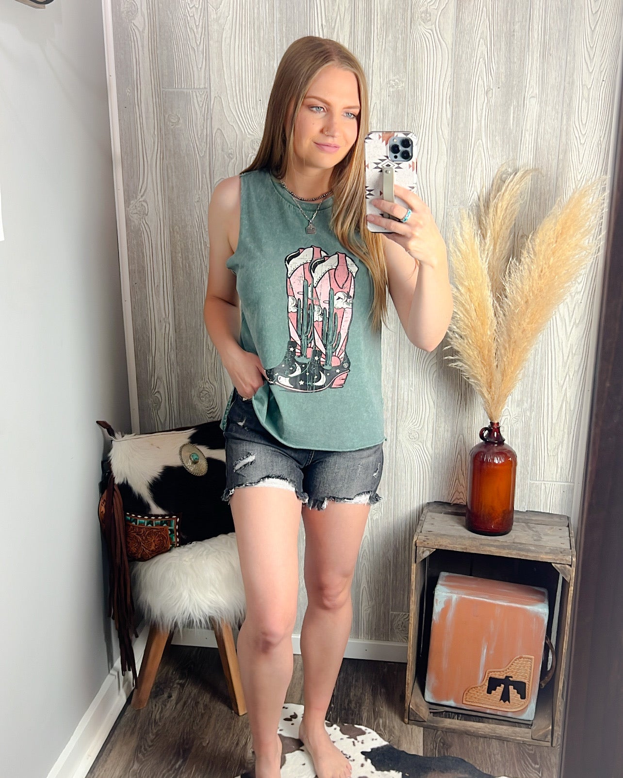 Cactus Boots Cutoff Tank – Mineral Washed Hunter Green