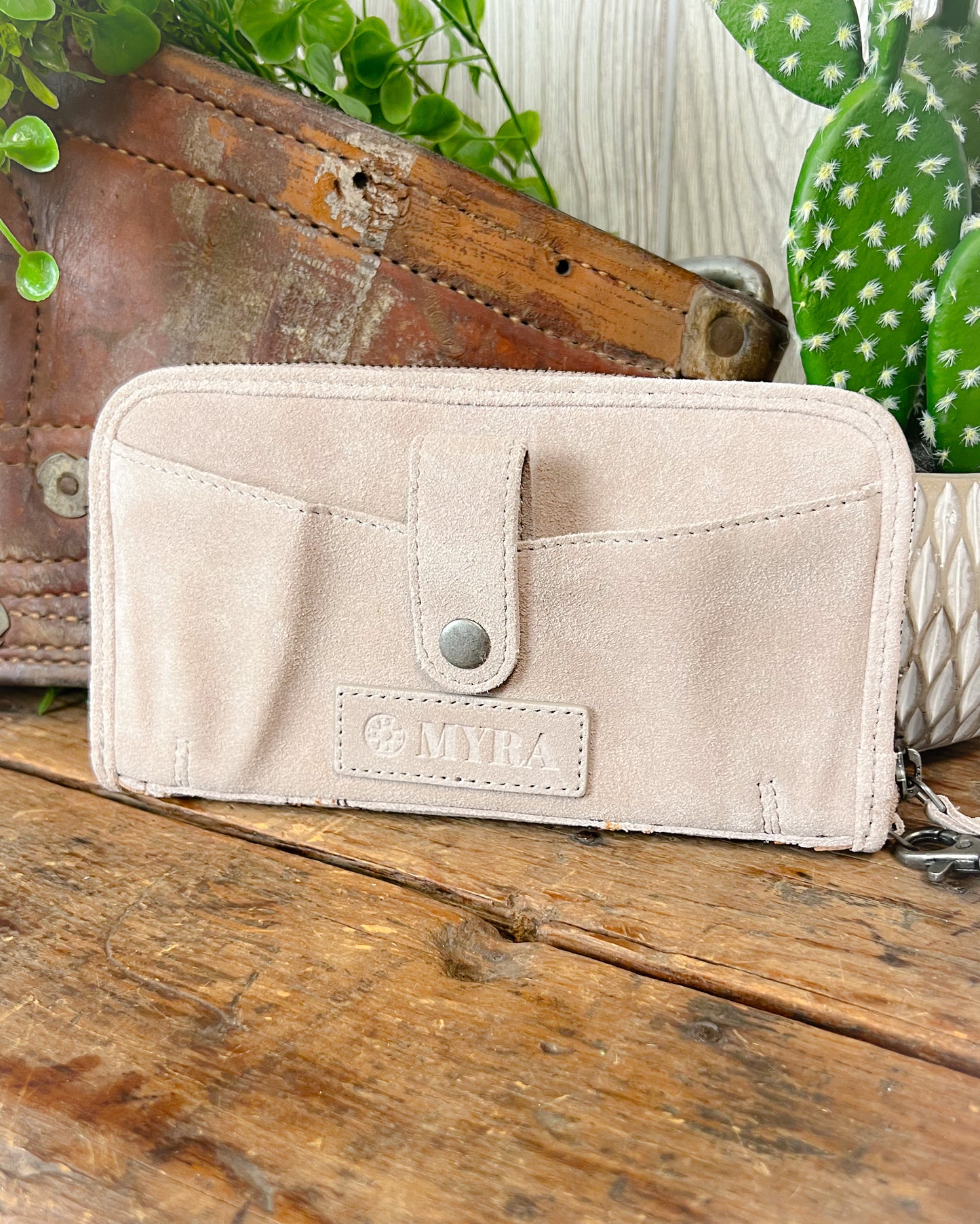 Desert Dreamer Tooled Leather Wallet – Boot Stitch