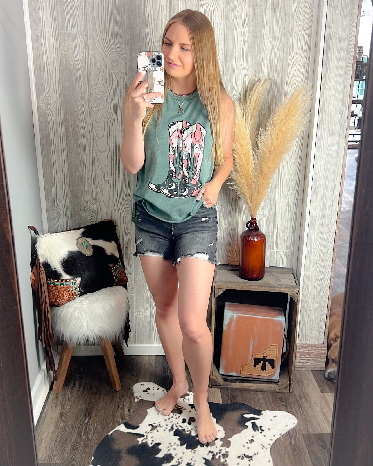 Cactus Boots Cutoff Tank – Mineral Washed Hunter Green