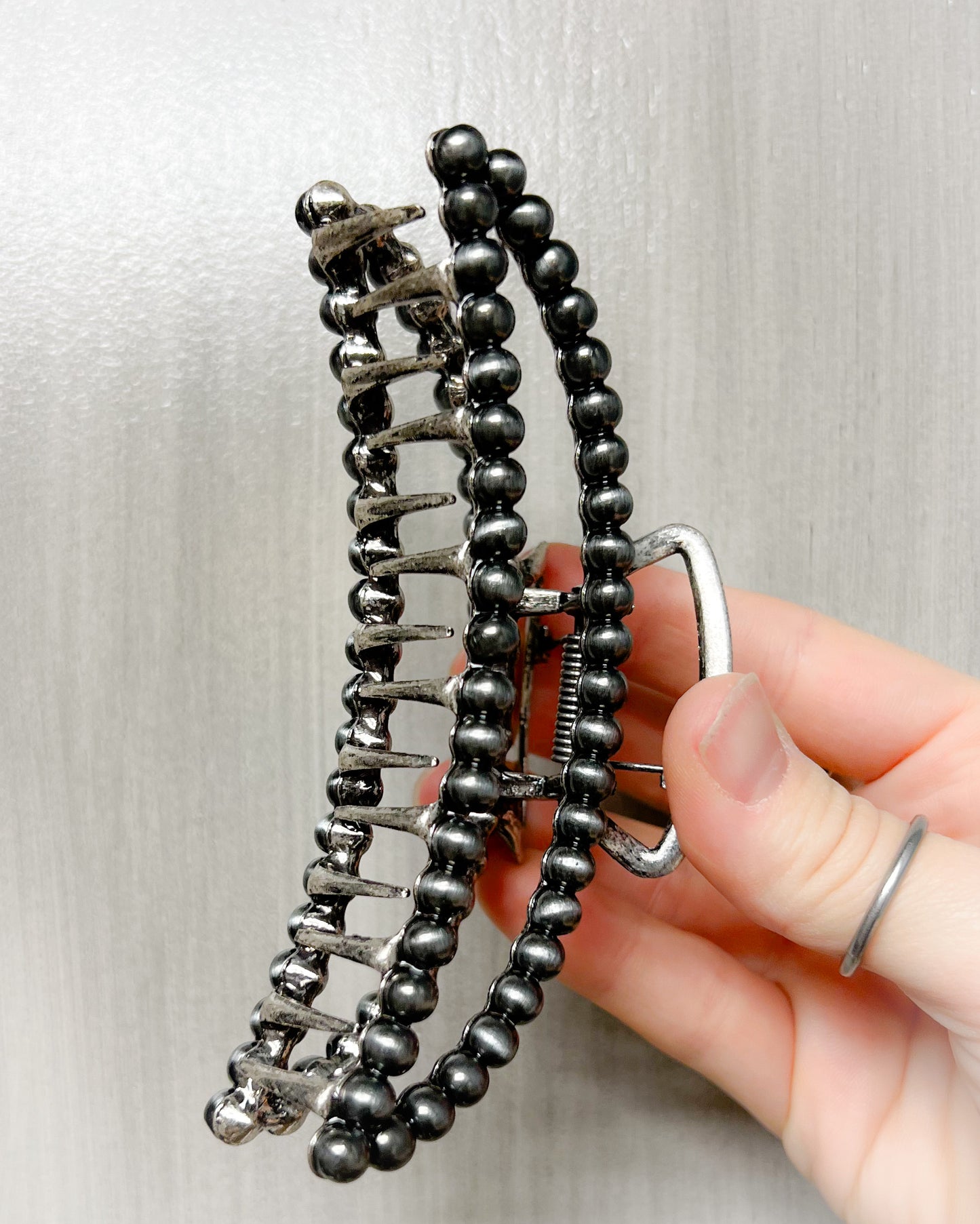 Navajo Style Pearl Claw Clip - Multiple Colors