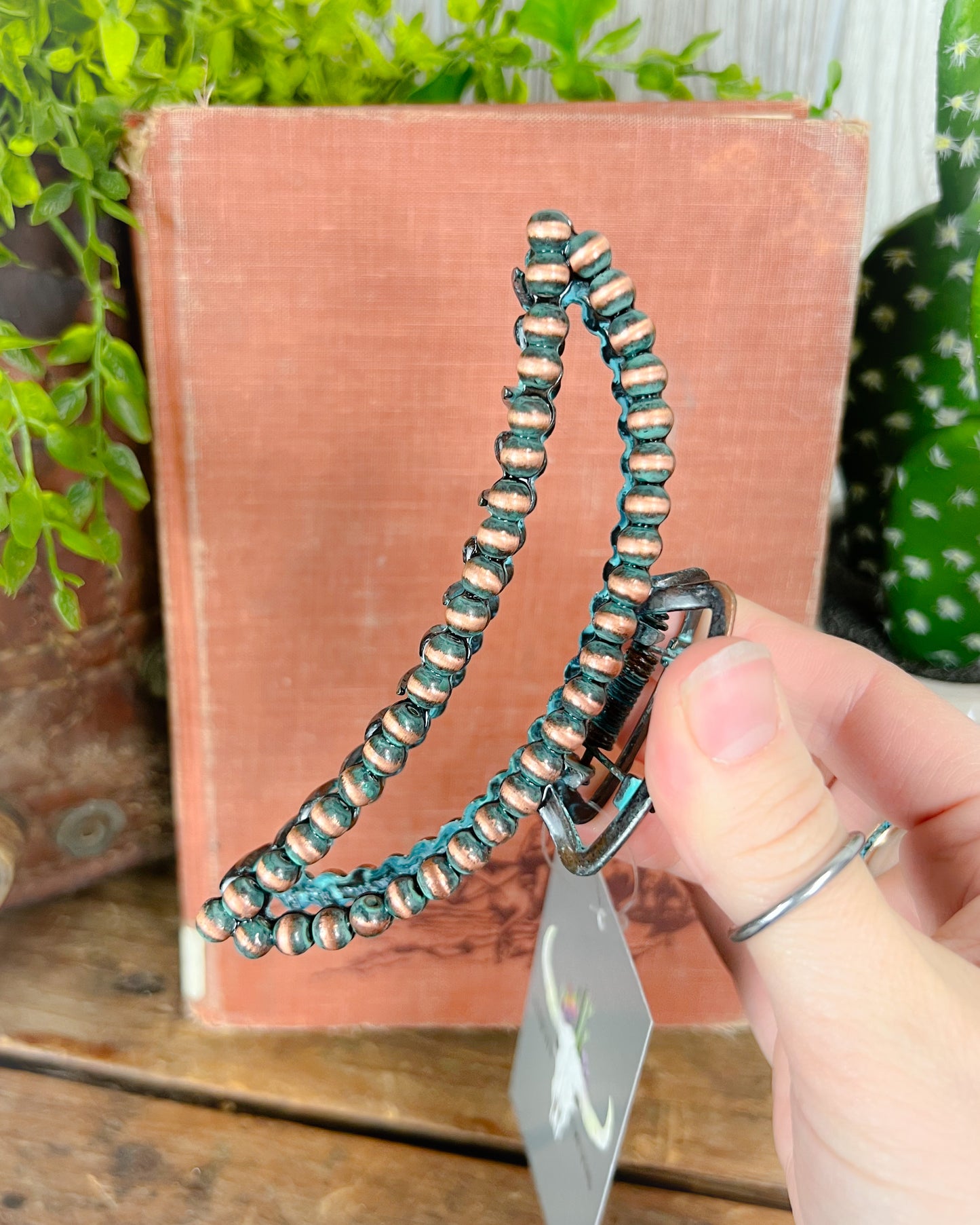 Navajo Style Pearl Claw Clip - Multiple Colors