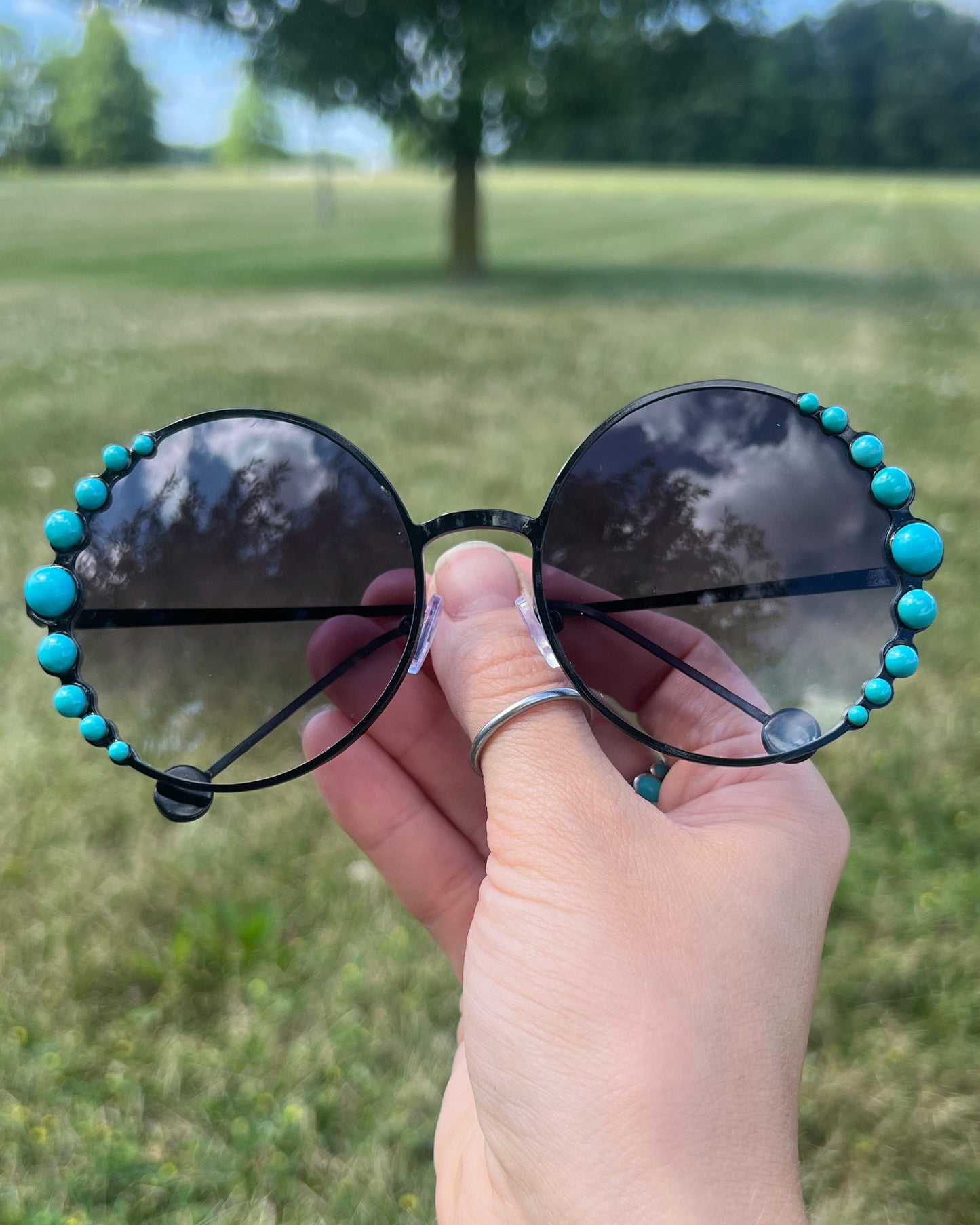 Free-Spirit Western Boho Sunglasses - Turquoise Stones & Oversized Round Black Lenses