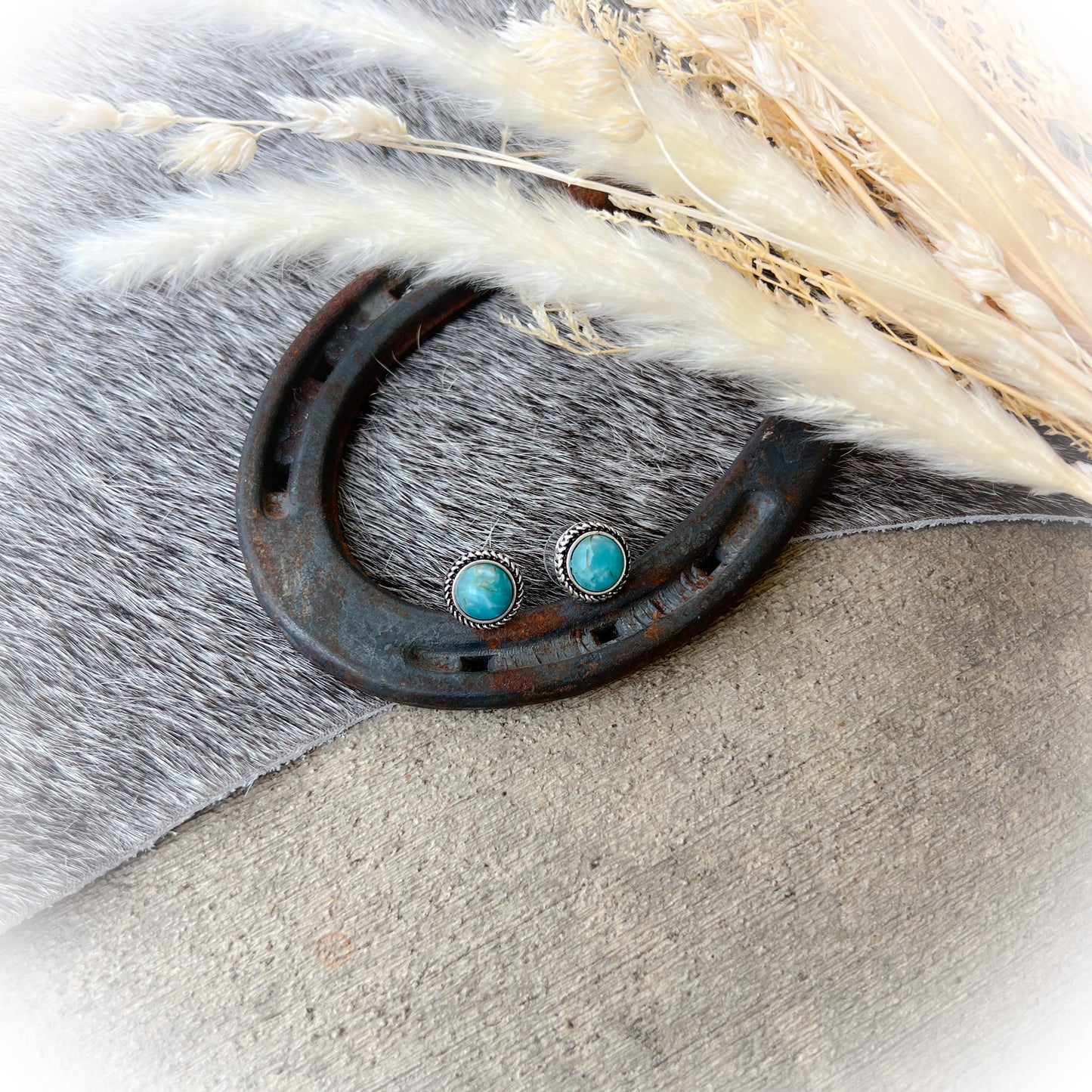 Round Up Small Western Stud Earrings - Turquoise