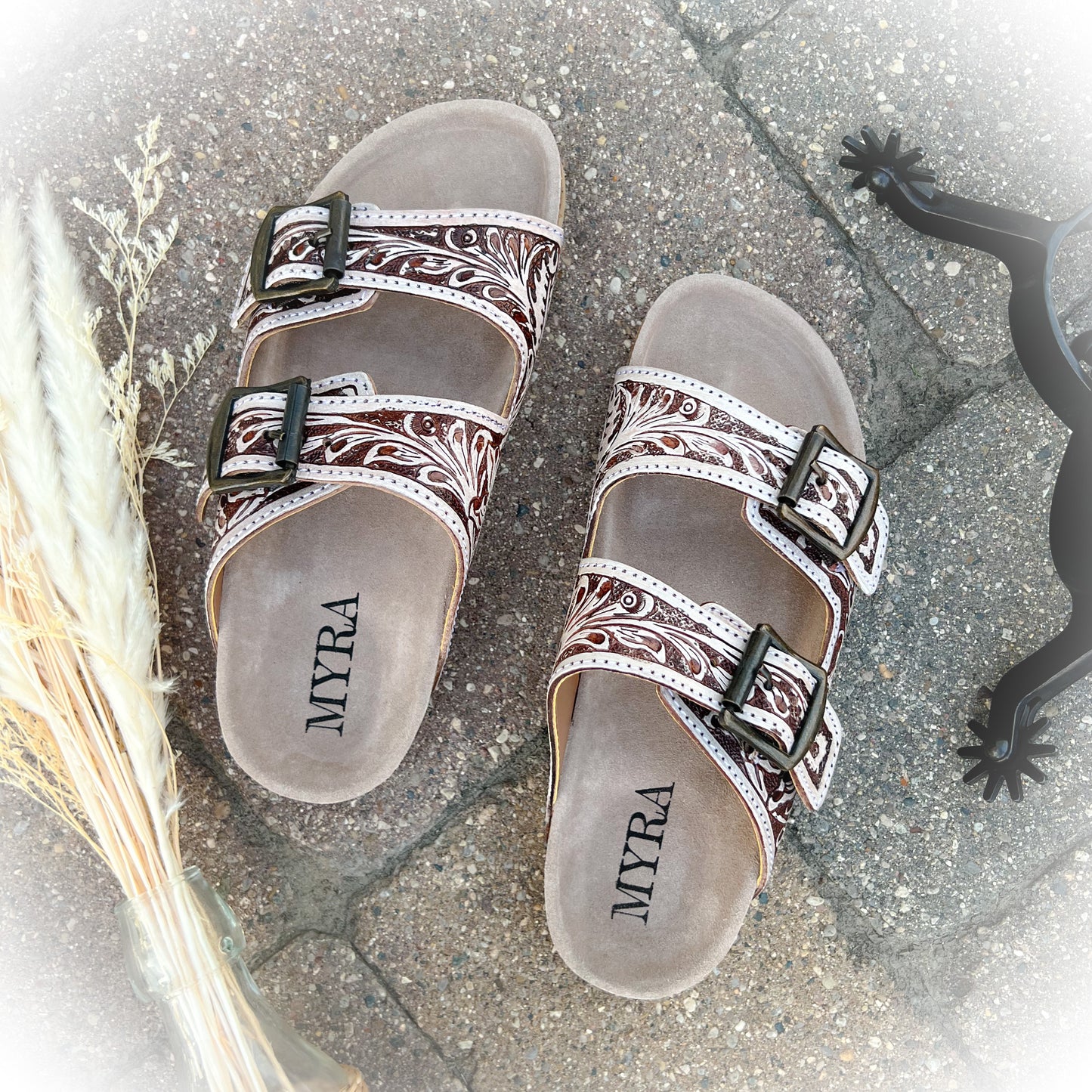 Rodeo Nights Western Tooled Leather Sandal Slides - Brown & White