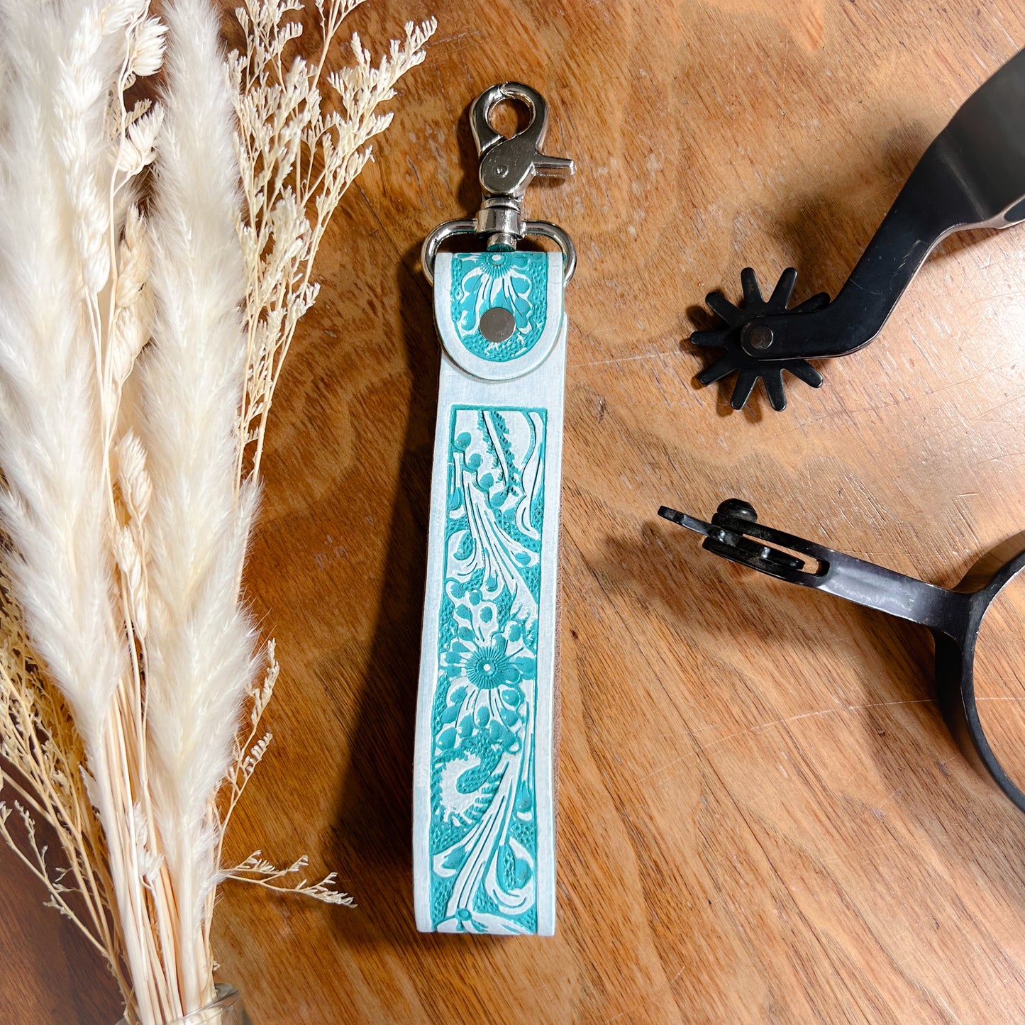 Desert Sky Tooled Leather Keychain – White & Turquoise