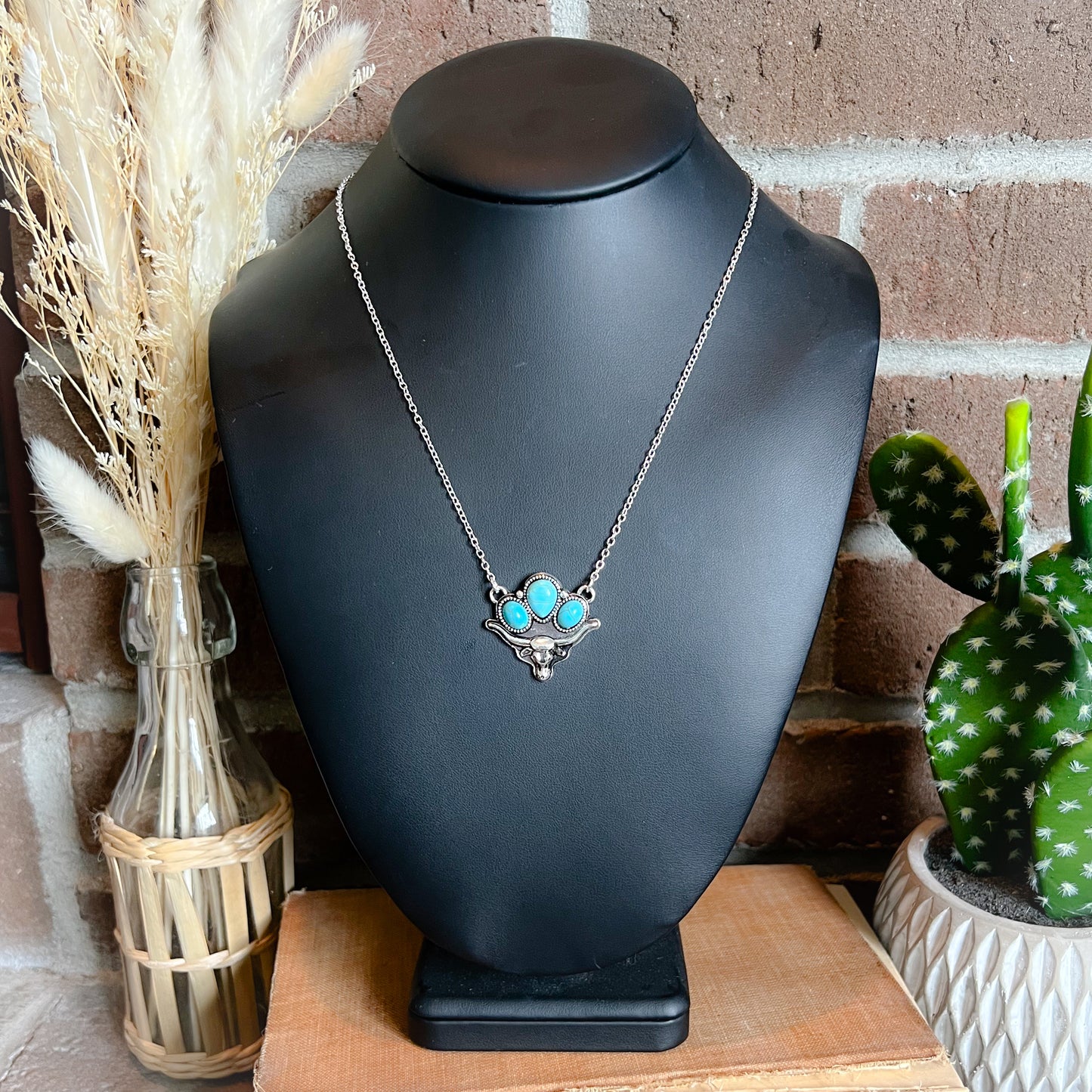 Western Three Stone Steer Necklace - Turquoise