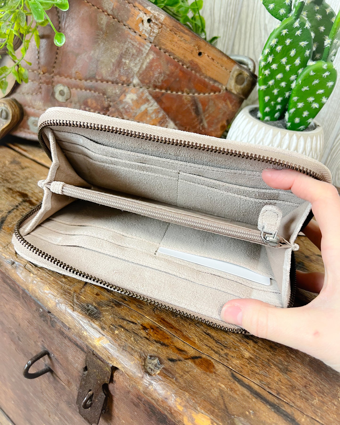 Desert Dreamer Tooled Leather Wallet – Boot Stitch