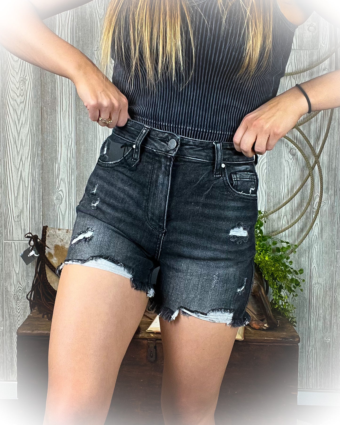 Abby High Rise Risen Shorts - Black