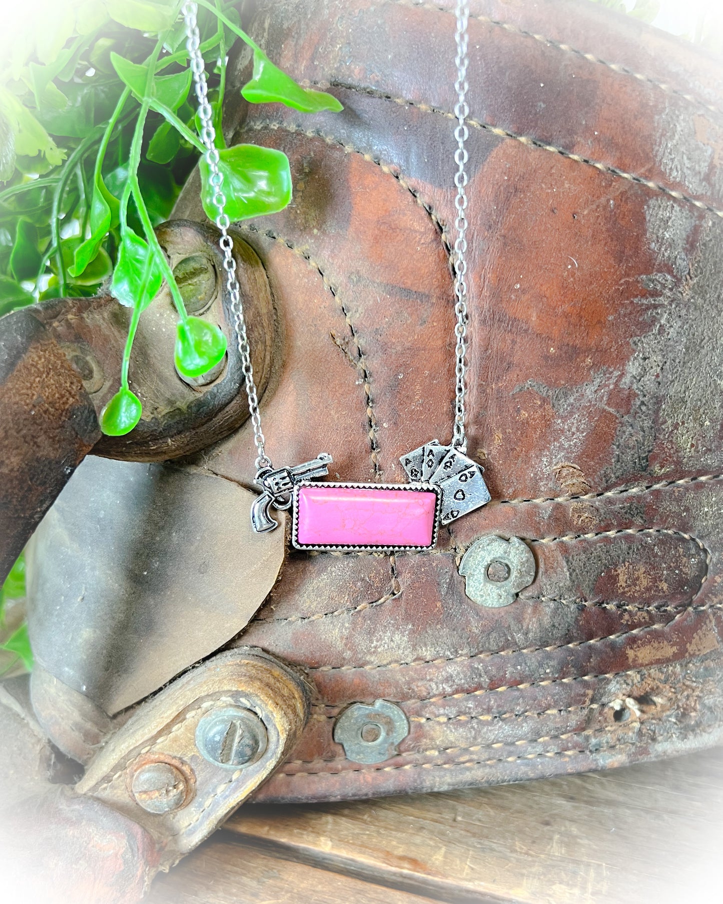 Hold Your Cards Necklace - Pink