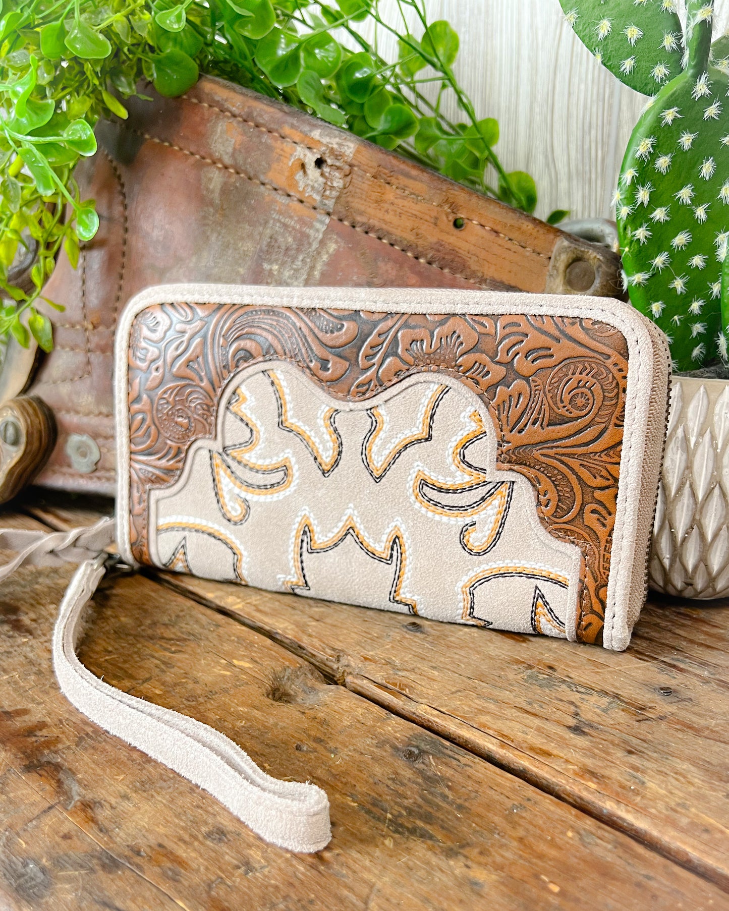 Desert Dreamer Tooled Leather Wallet – Boot Stitch