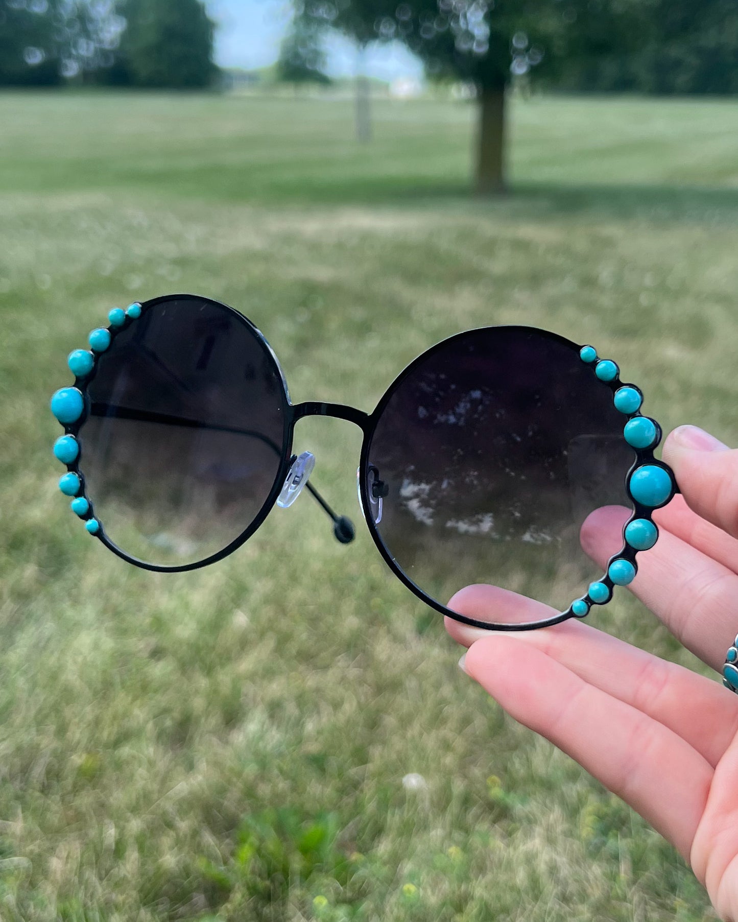 Free-Spirit Western Boho Sunglasses - Turquoise Stones & Oversized Round Black Lenses