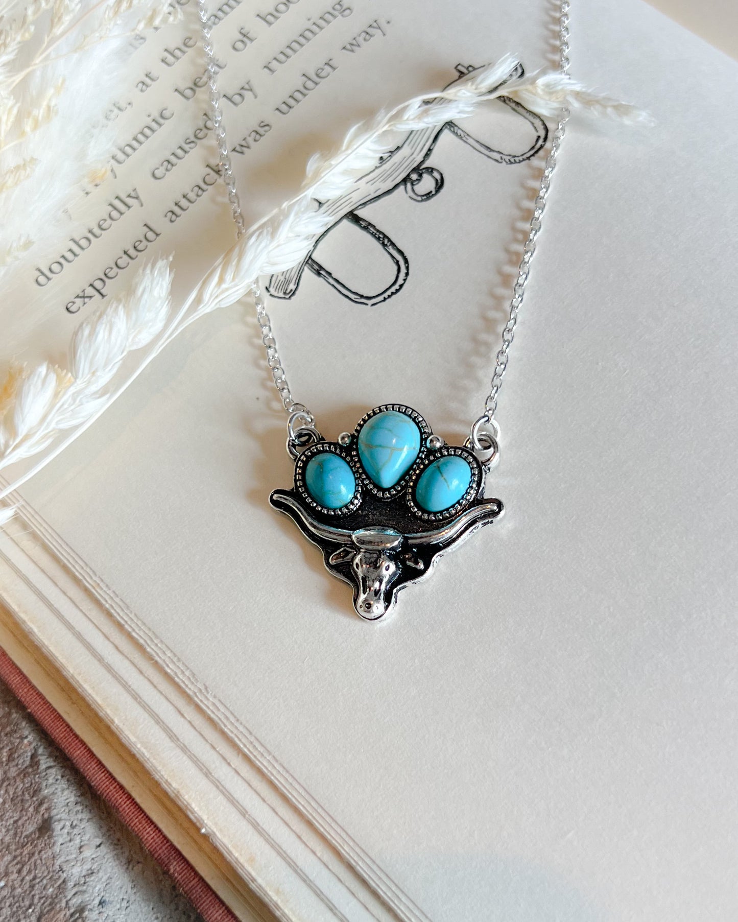 Western Three Stone Steer Necklace - Turquoise