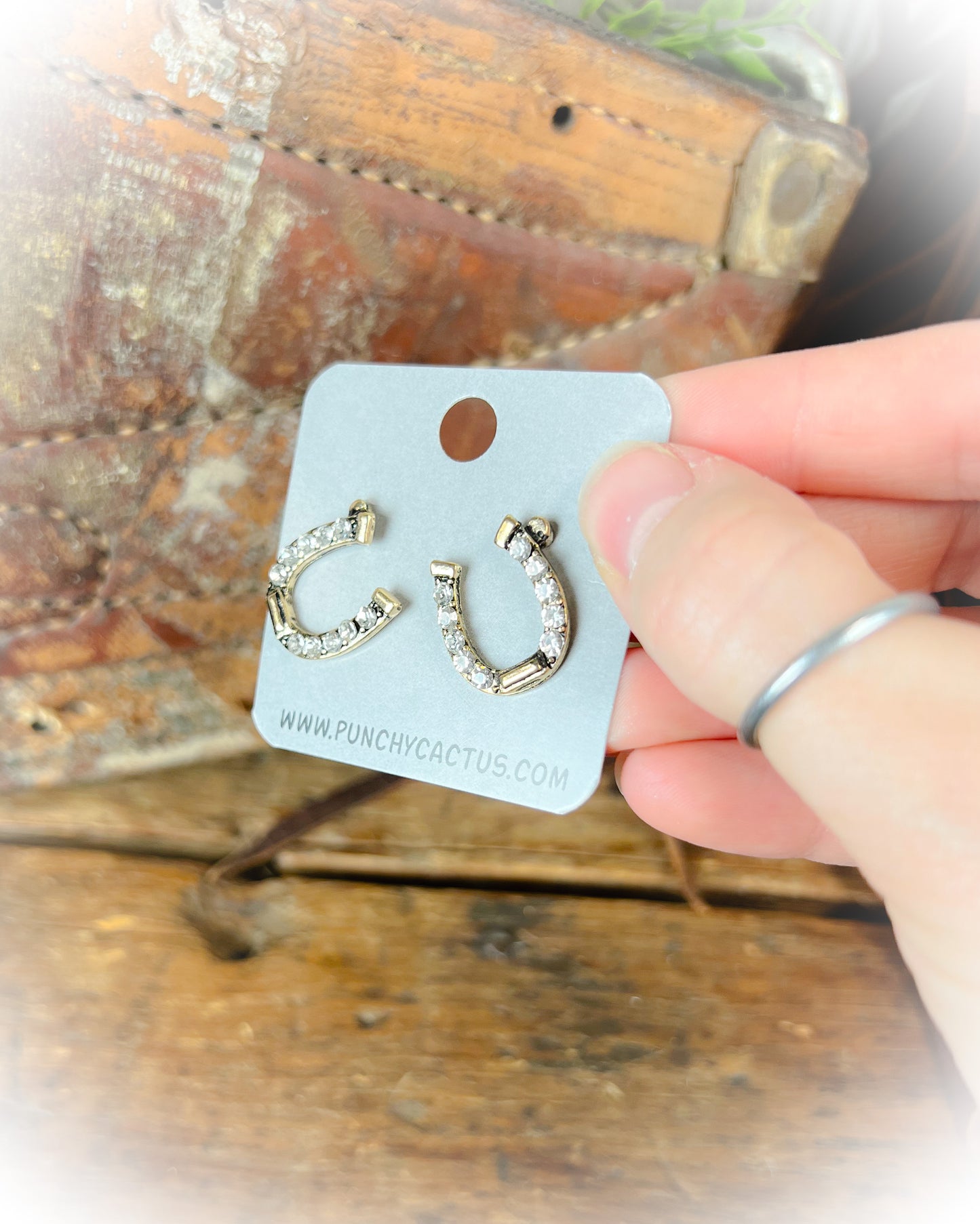 gold horseshoe stud western earrings | punchy cactus western boutique | western earrings | western jewelry