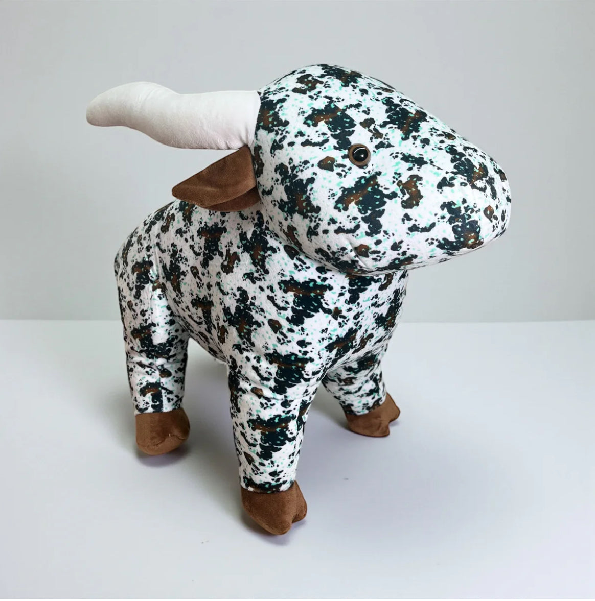 Longhorn Bull Western Plushie – Multiple Colors | 18" x 12" | Limited-Time Doorbuster