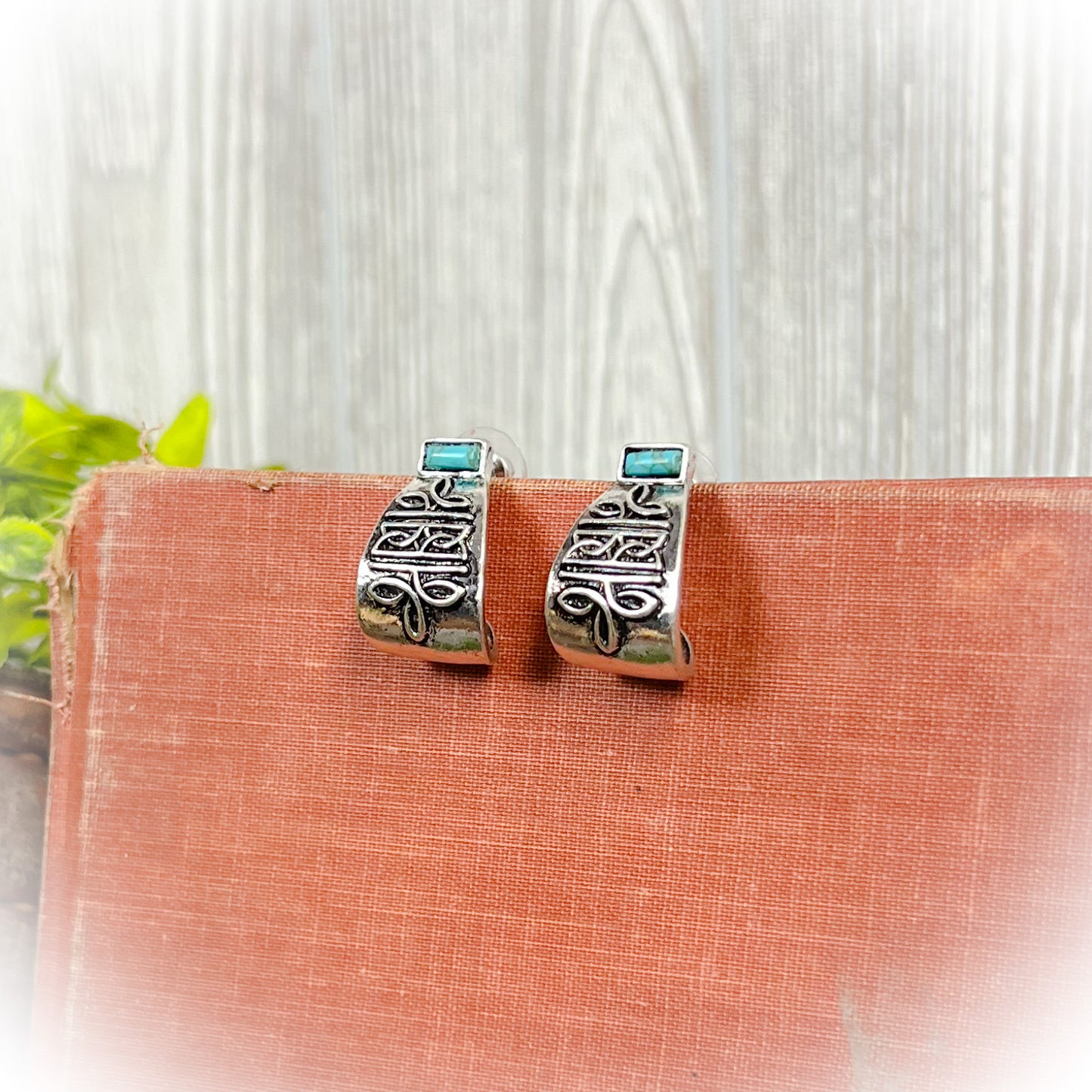 Western Boot Stitch Curled Earrings