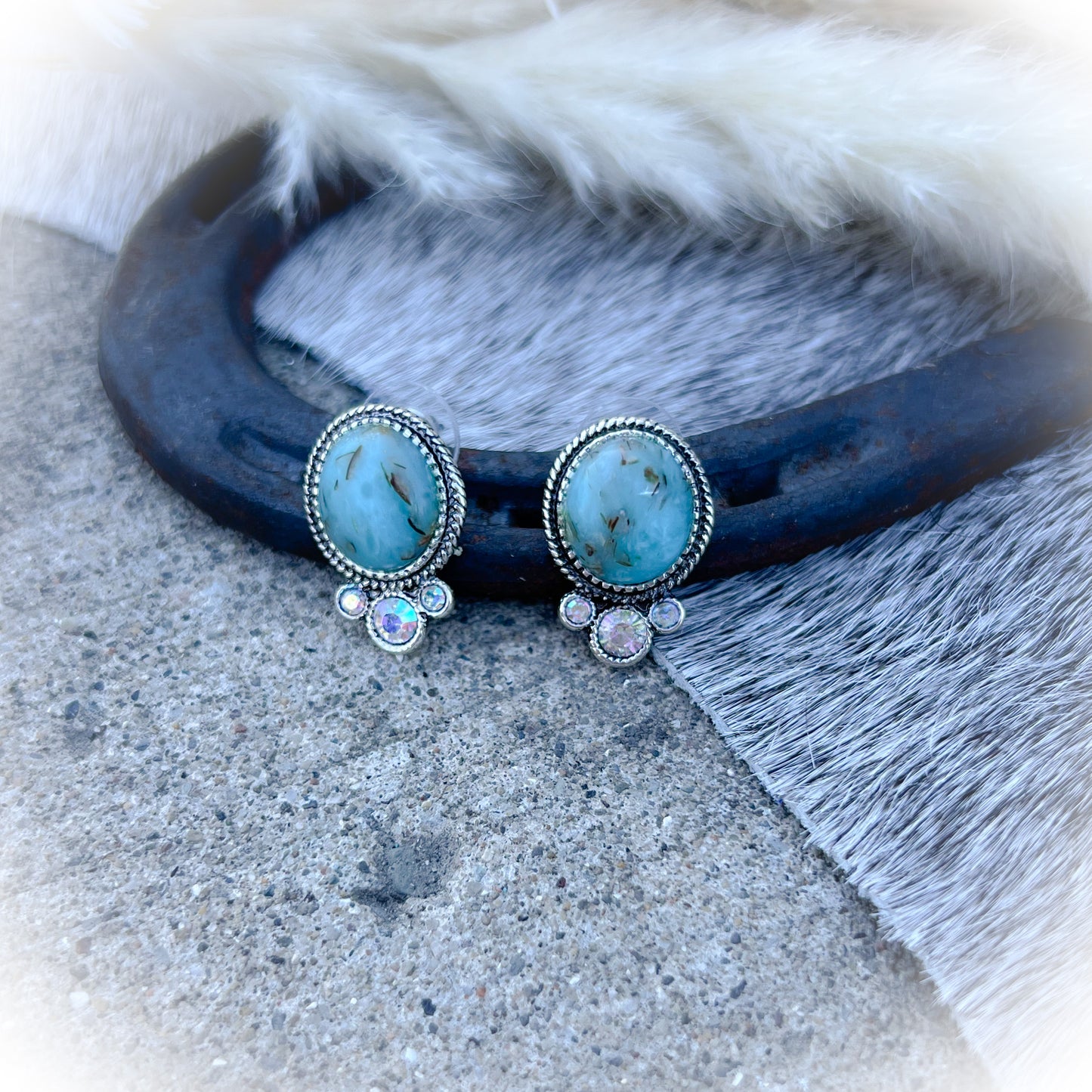 Royal Western Everyday Stud Earrings - Turquoise