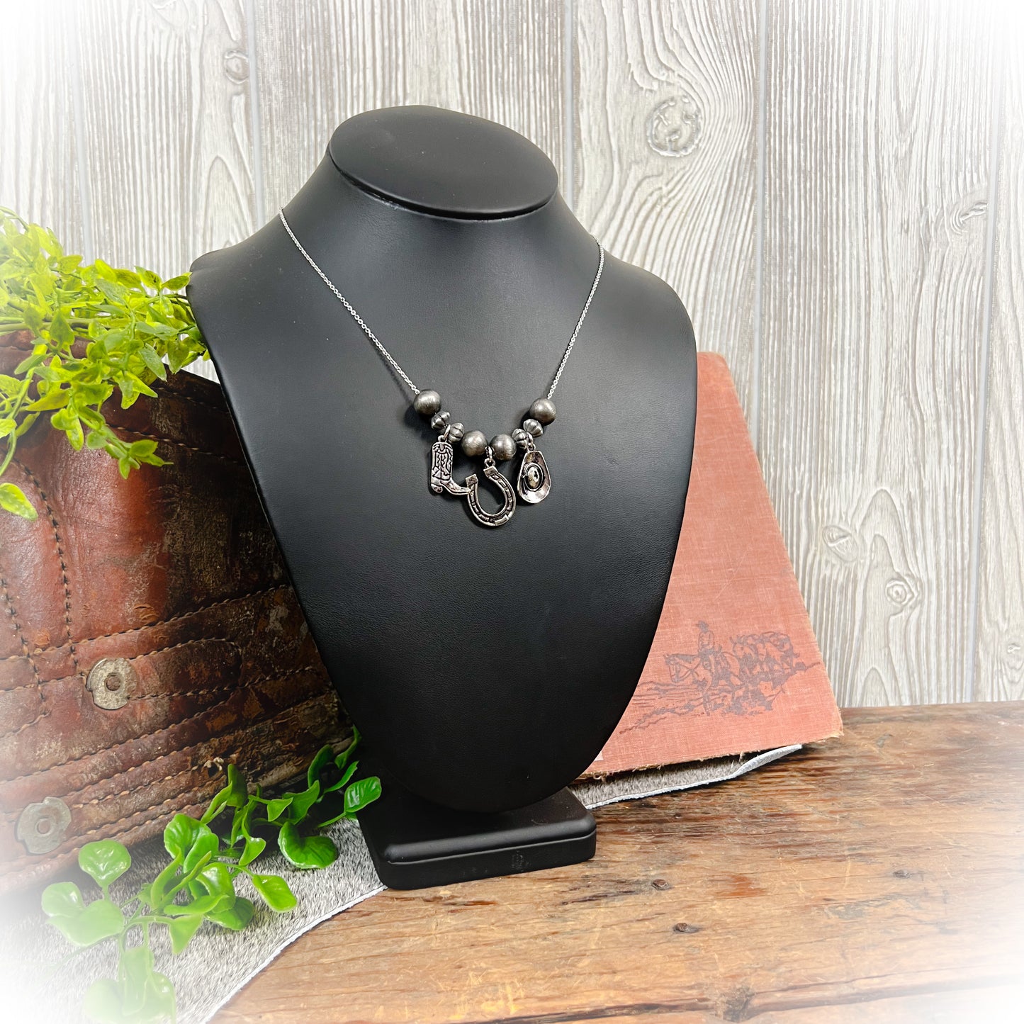 Rodeo Simple Western Charm Necklace - Silver