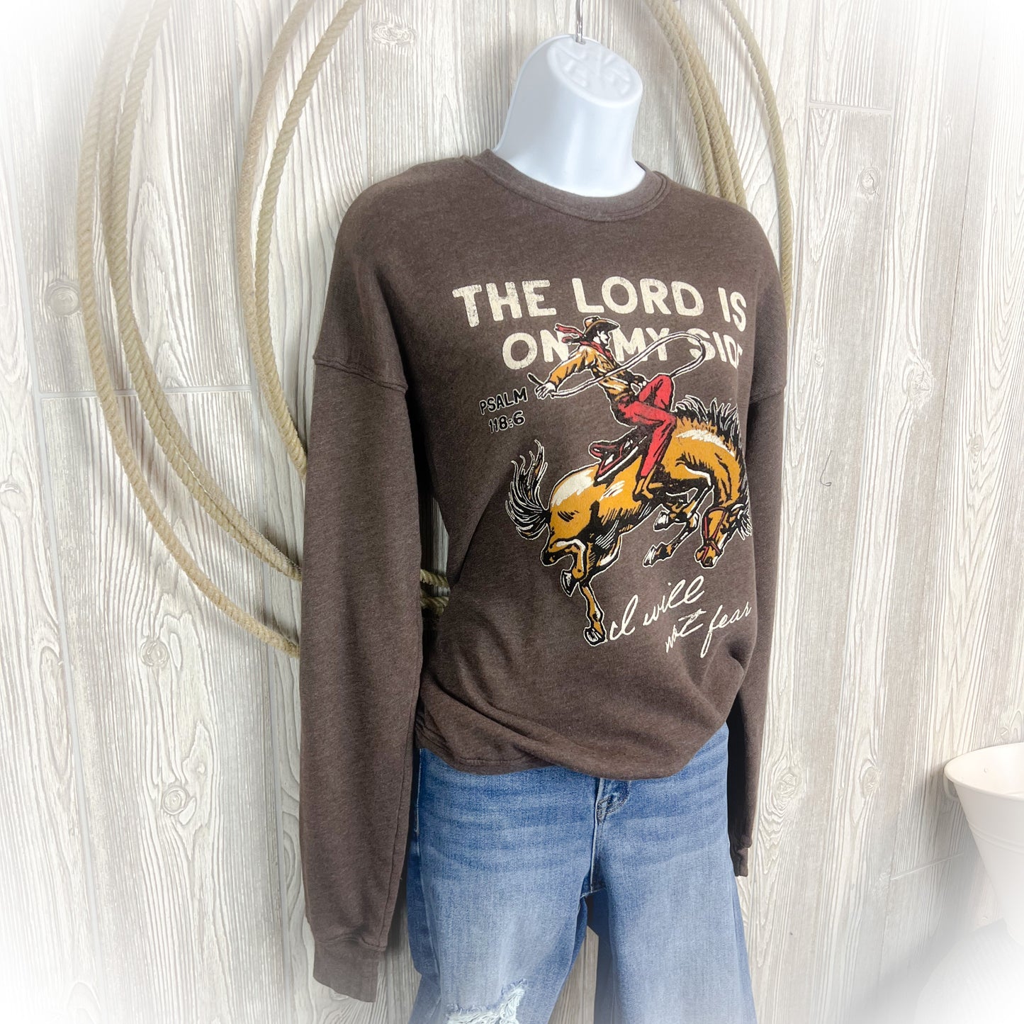 “The Lord Is On My Side” Western Cowboy Graphic Pullover – Mineral Brown Christian Rodeo Sweatshirt (Psalm 118:6)