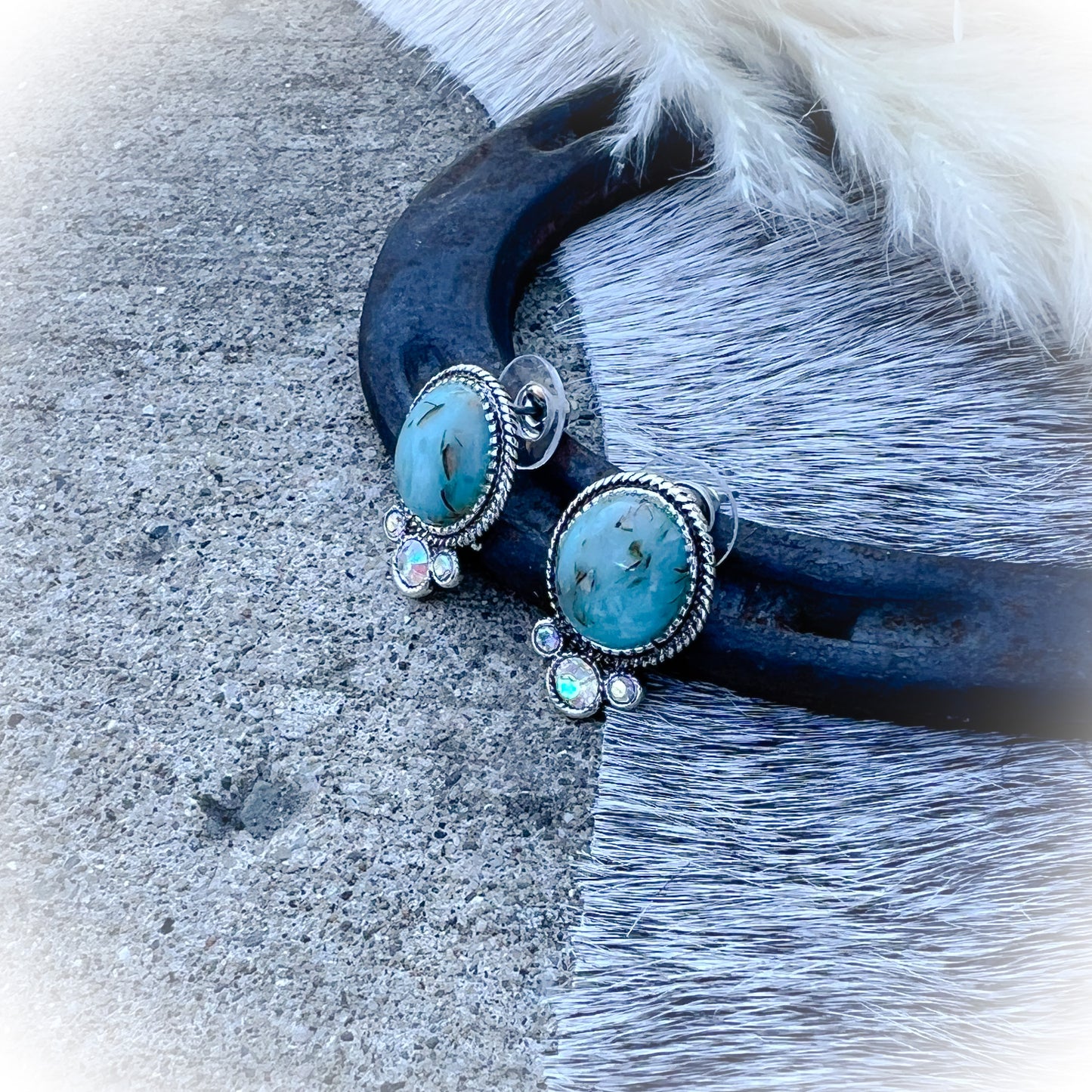 Royal Western Everyday Stud Earrings - Turquoise