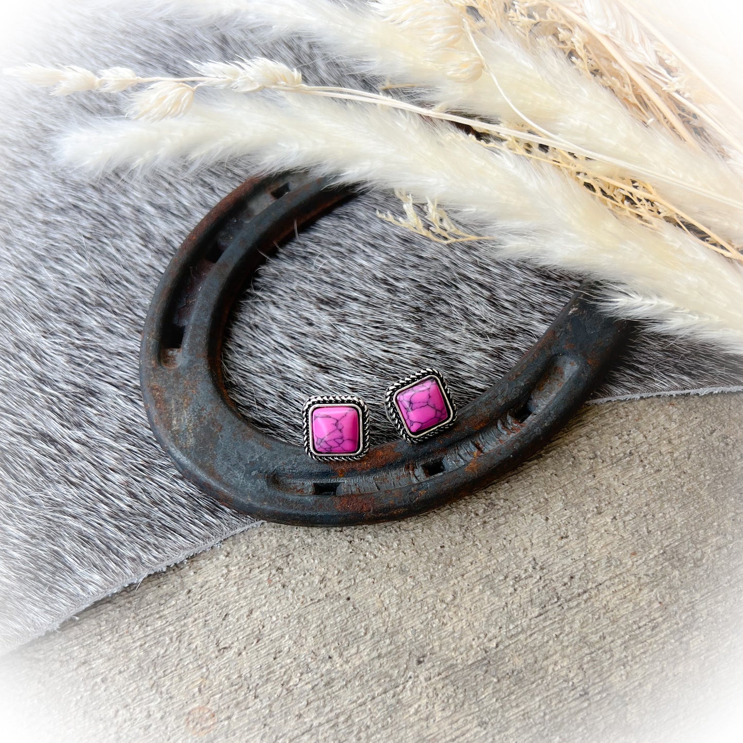 Small Western Stone Stud Earrings - Pink
