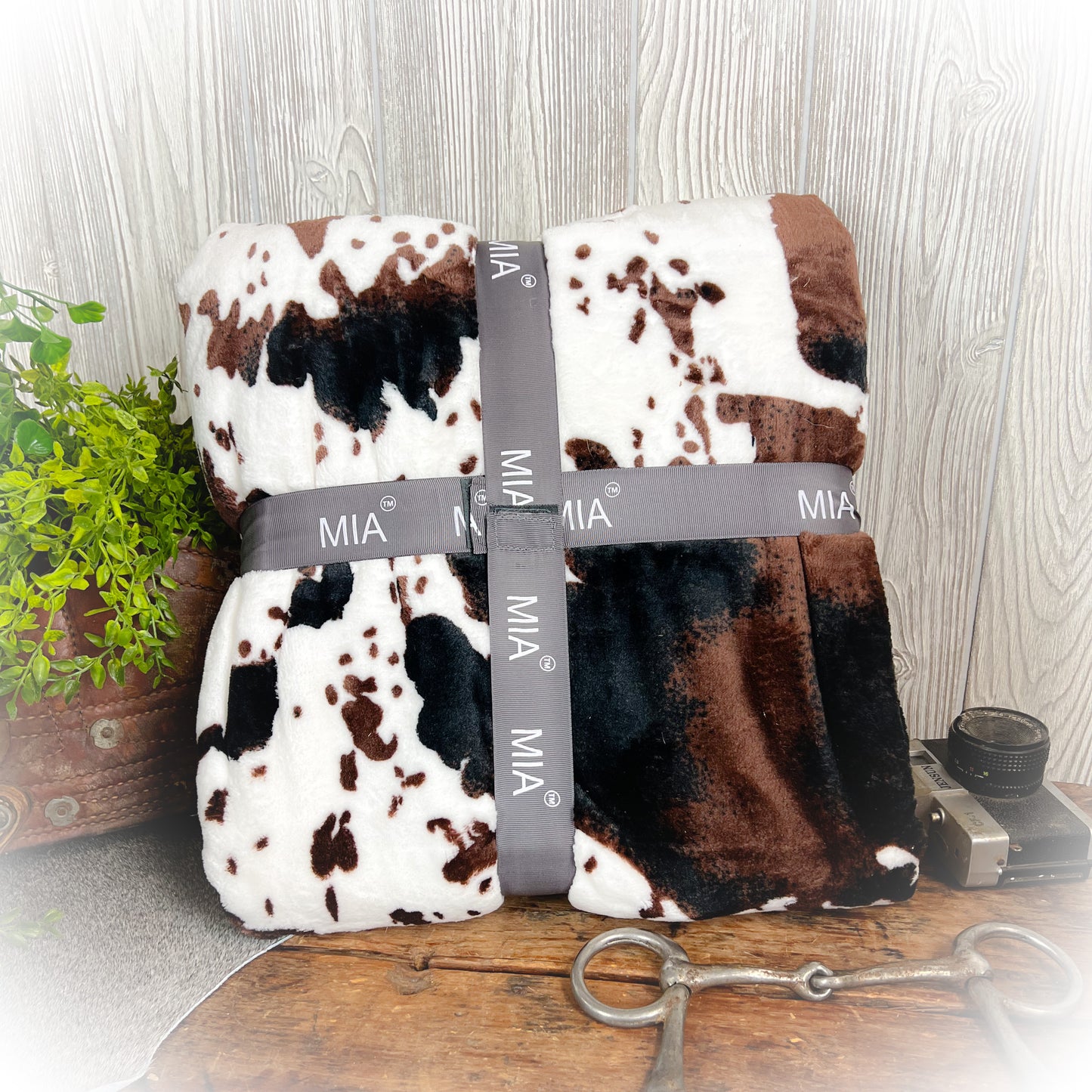 Western Cow Print Blanket | Super Soft Cowhide-Inspired Throw – Twin Size