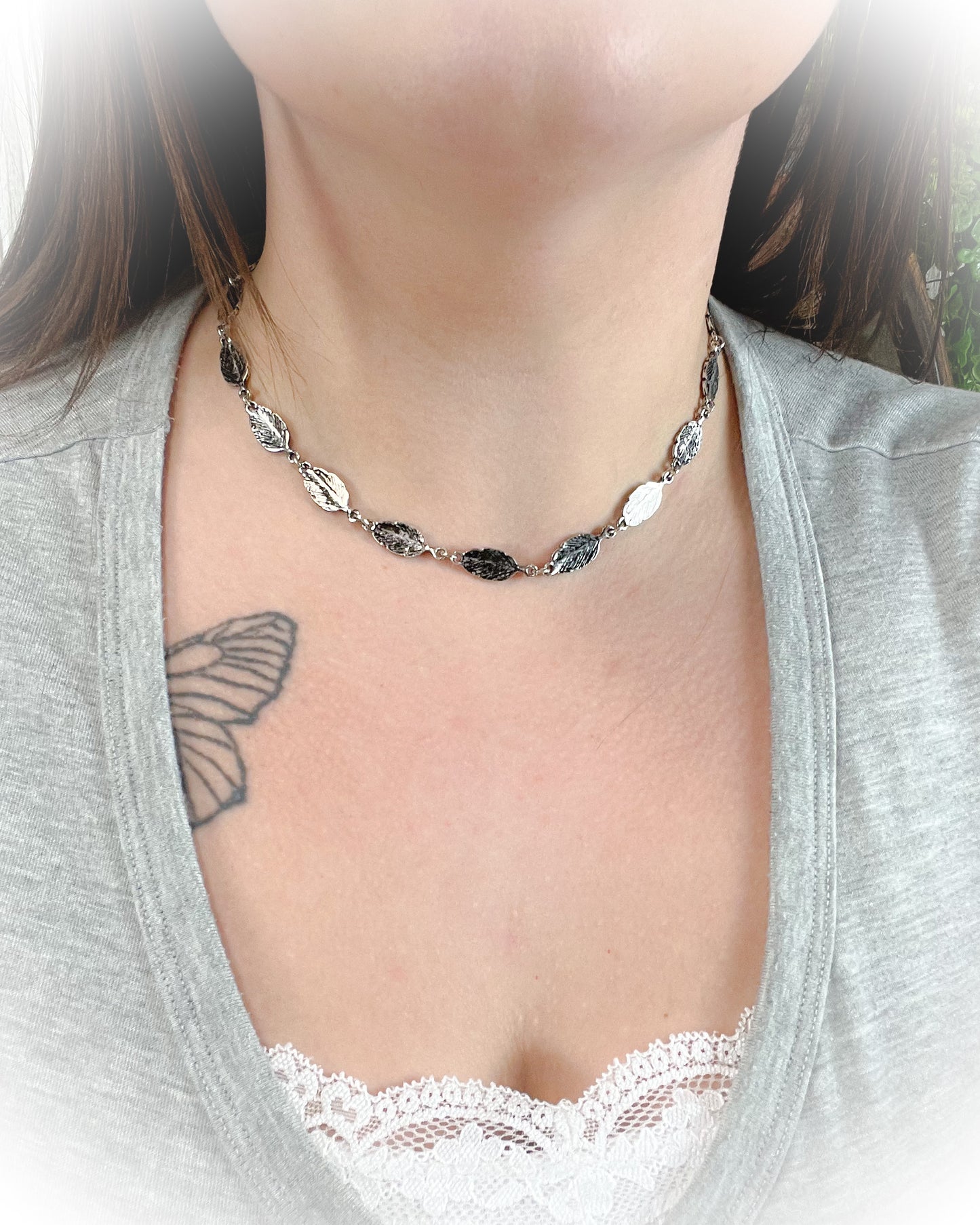 Western Feather Choker Necklace - Multiple Colors