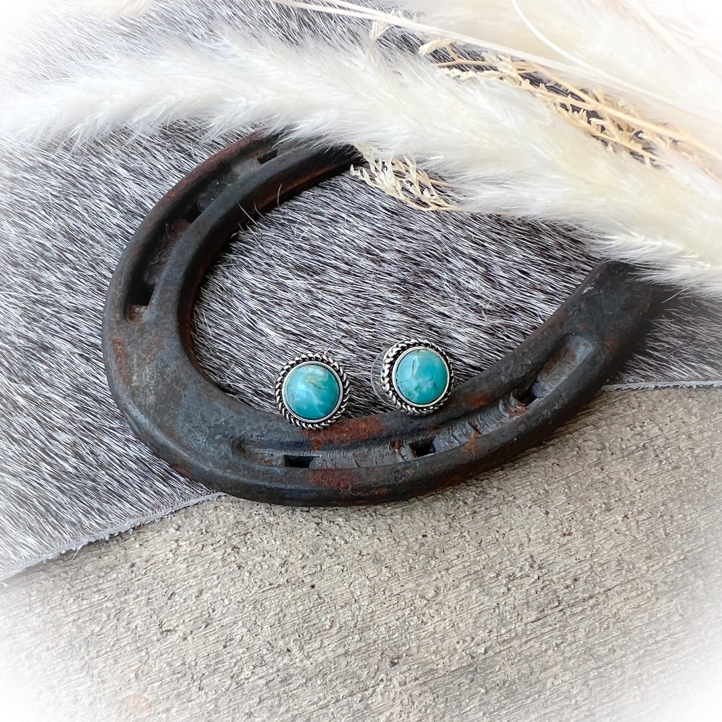 Round Up Small Western Stud Earrings - Turquoise
