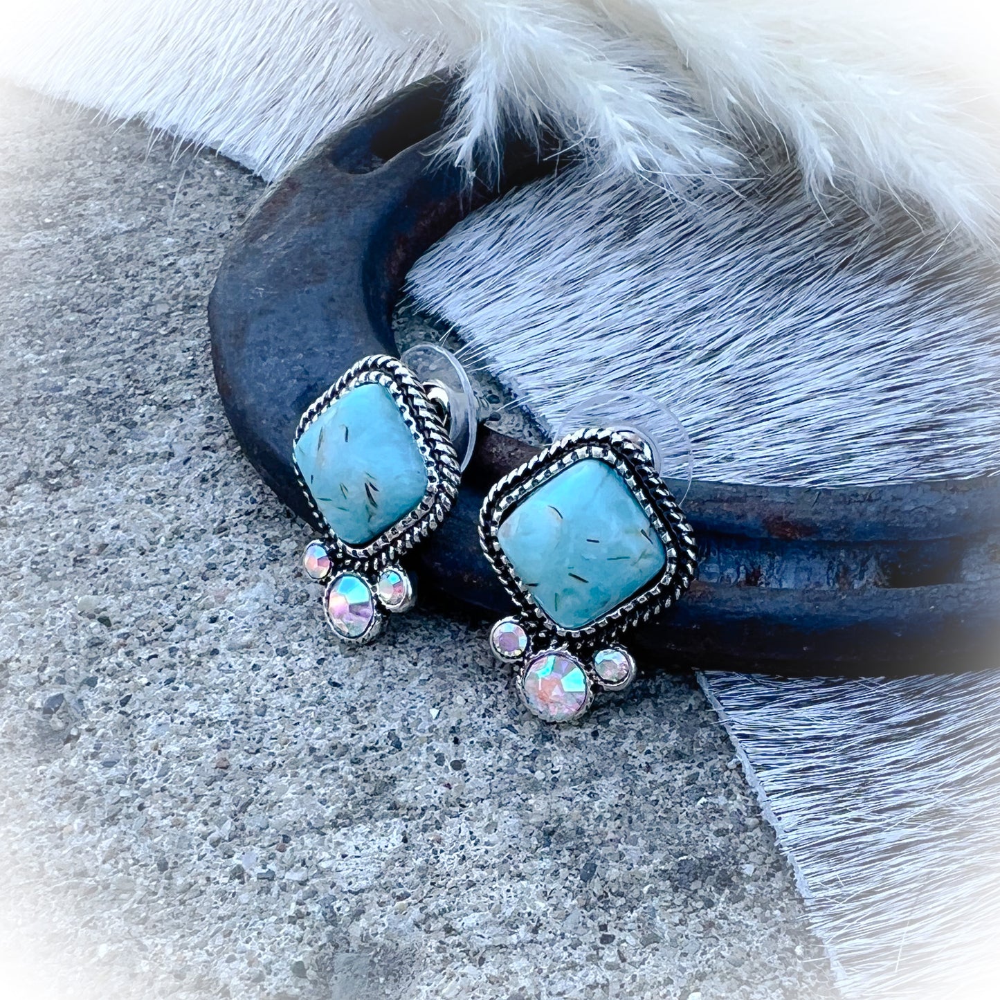 Majestic Western Everyday Stud Earrings - Turquoise