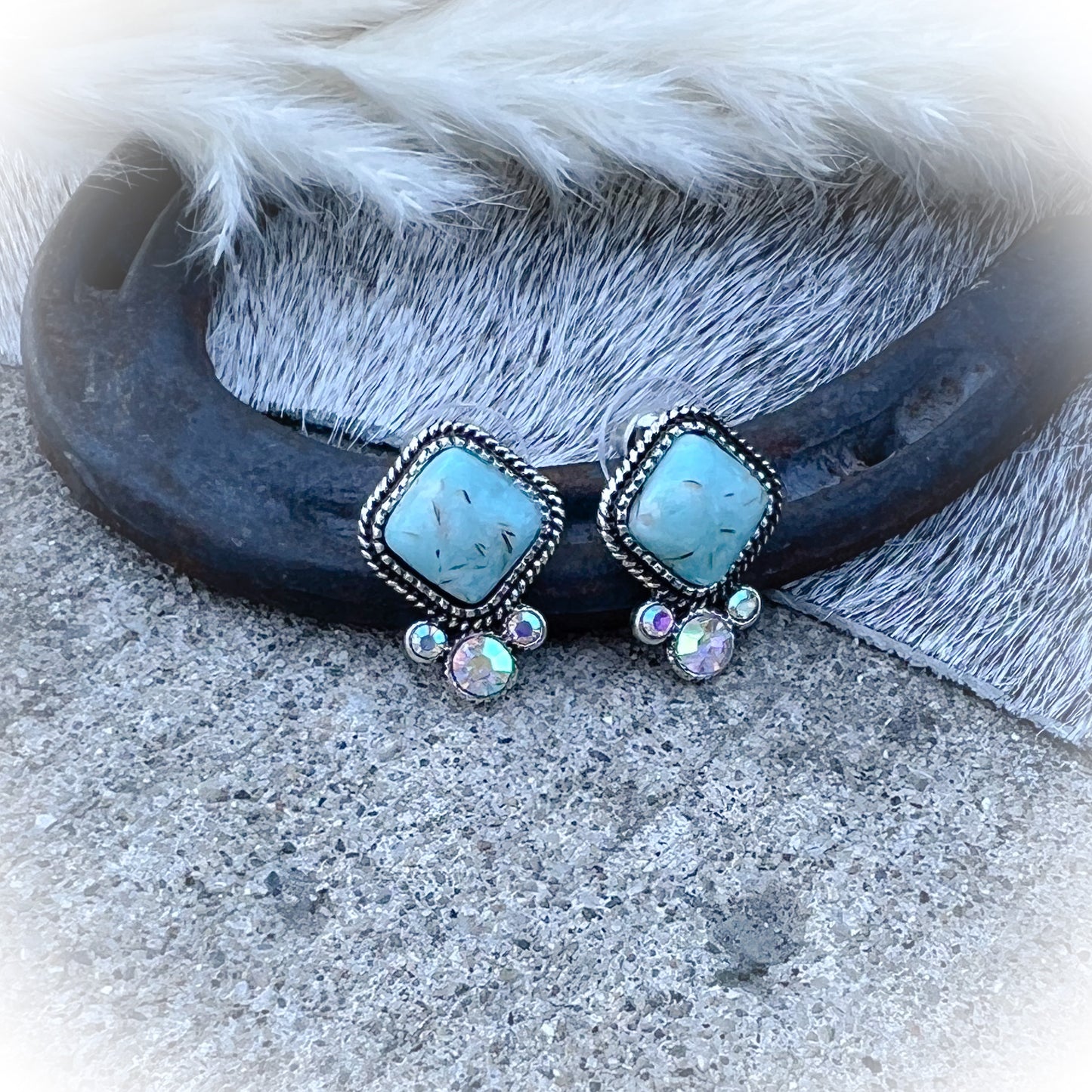 Majestic Western Everyday Stud Earrings - Turquoise