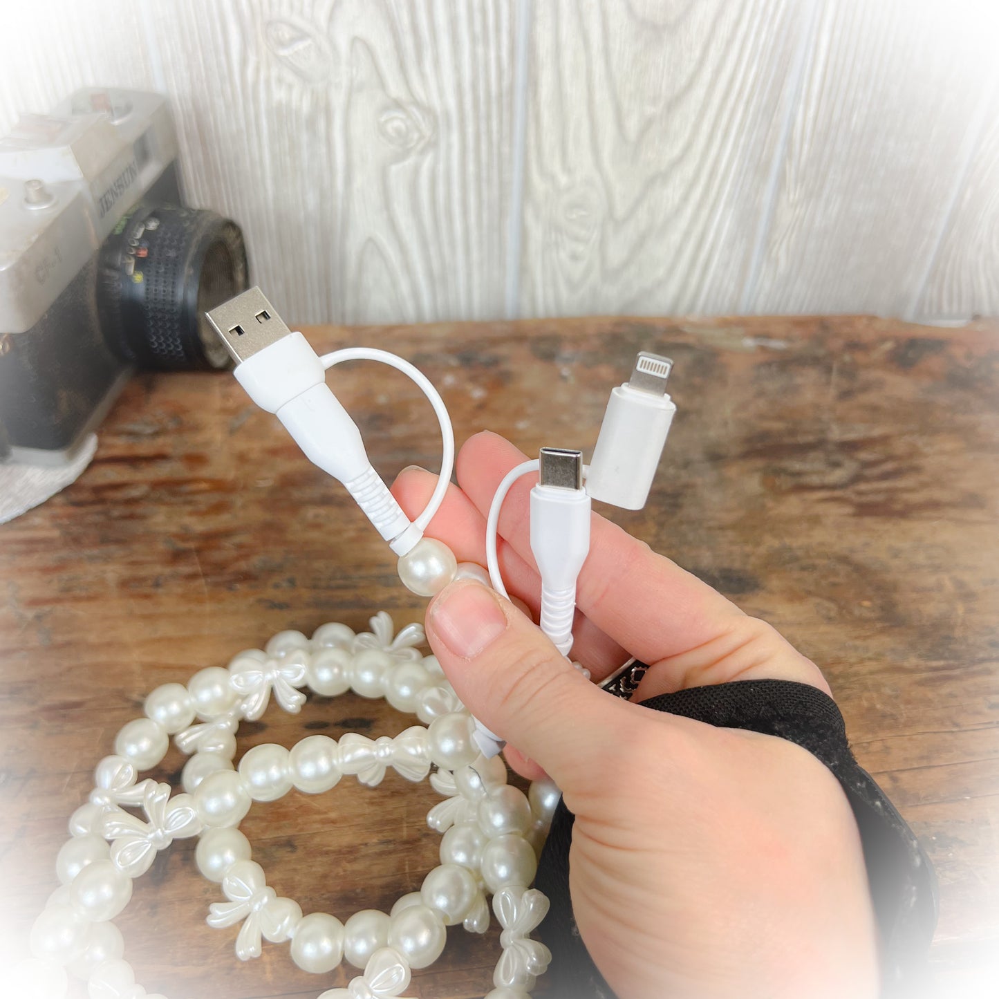 White Pearl & Bow Chic Beaded 4-in-1 Phone Charging Cord