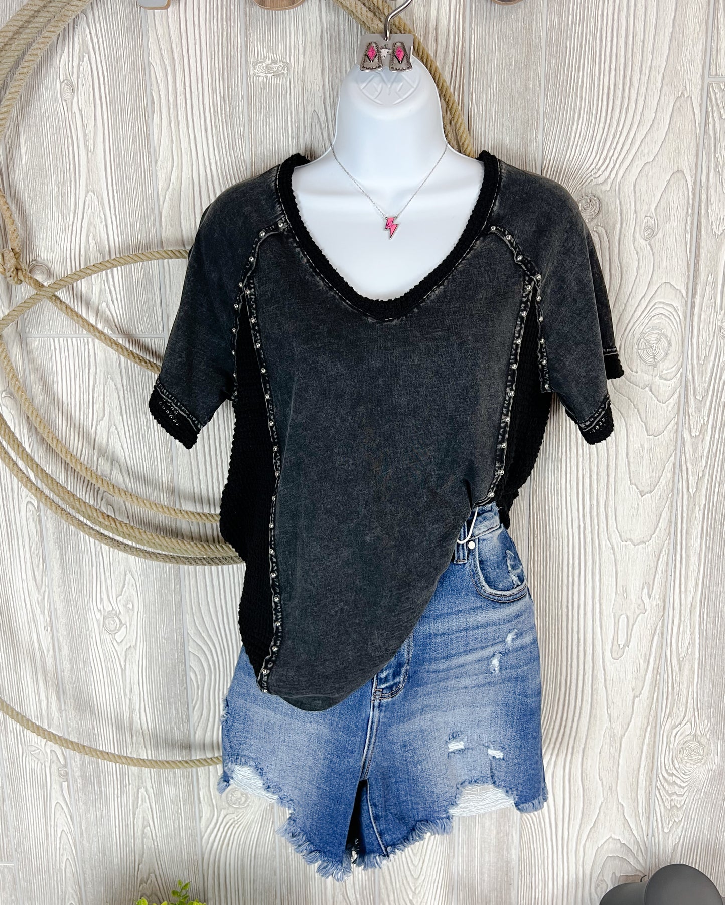 Outlaw Energy Studded Waffle Panel Top – Mineral Wash Black