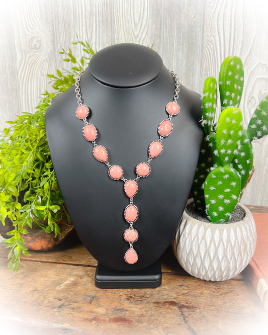 Call Out Lariat Necklace - Coral