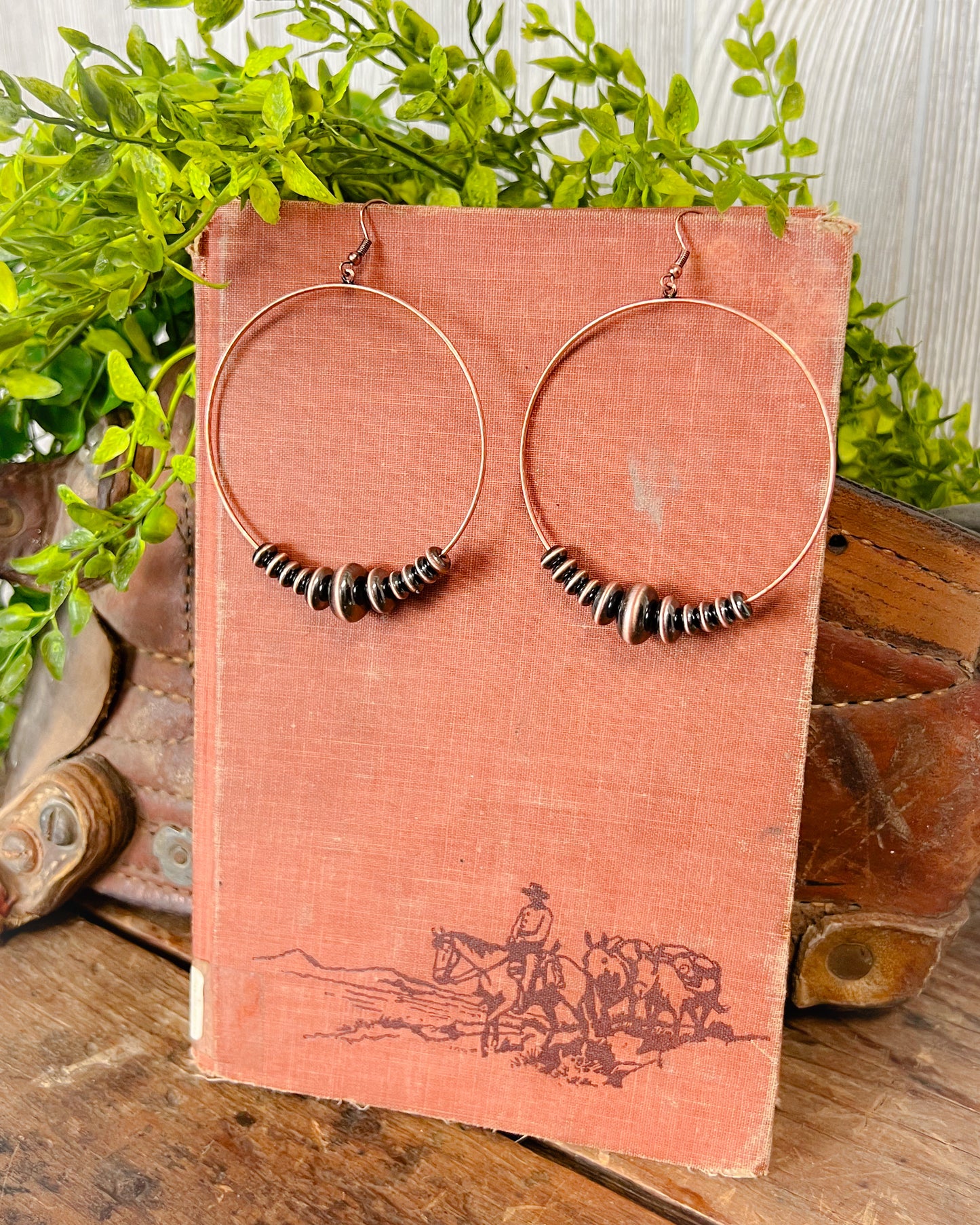 Everyday Navajo Pearl Dangle Earrings - Bronze