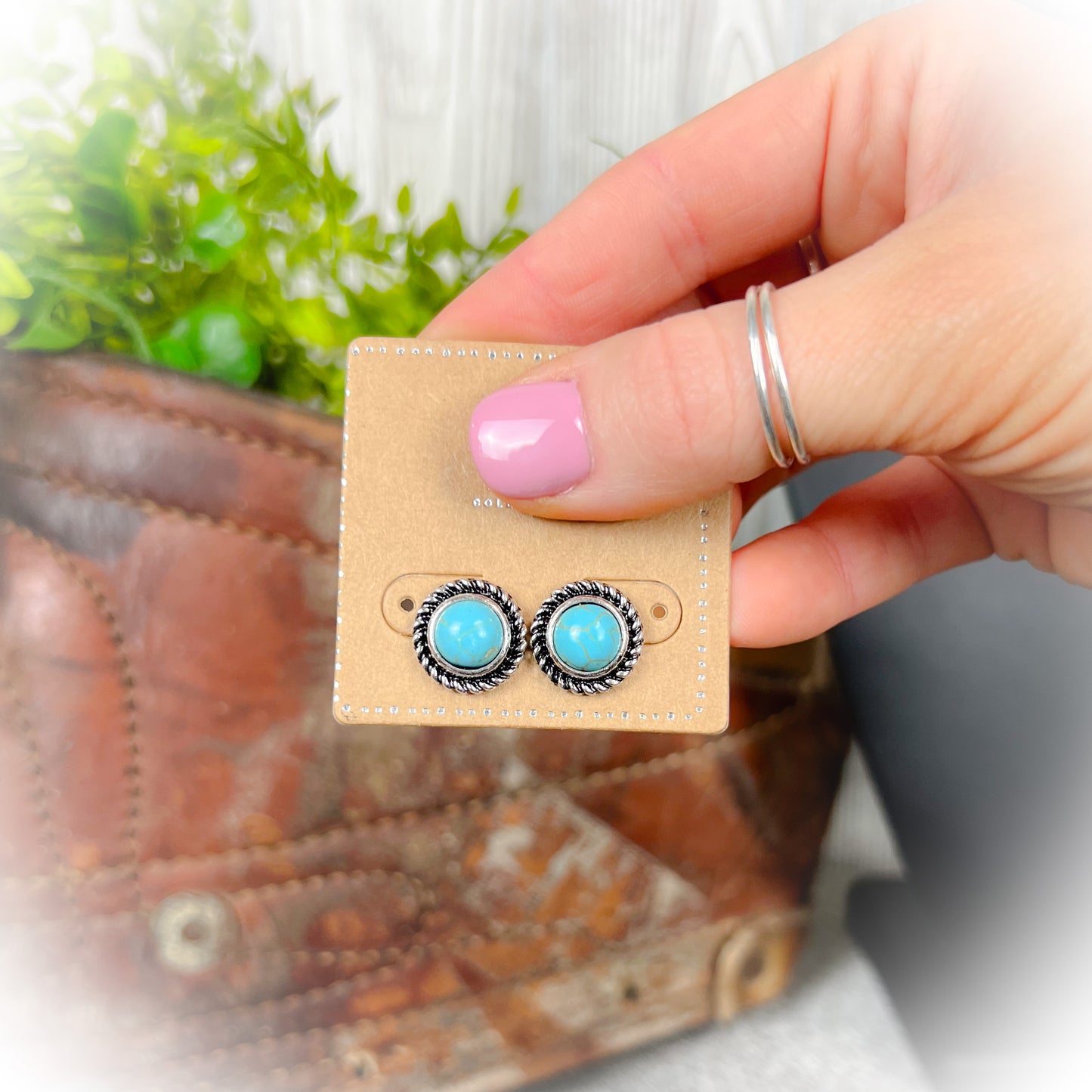 Lost Western Everyday Stud Earrings