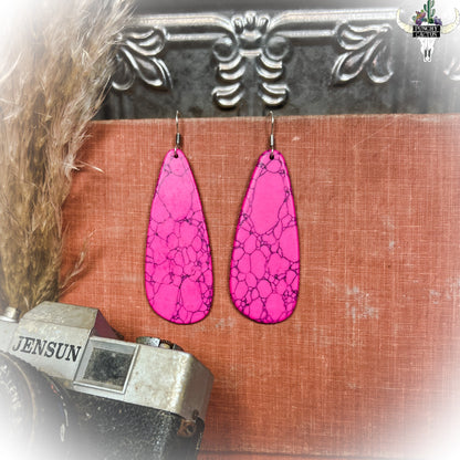 Lonely Earrings - Hot Pink